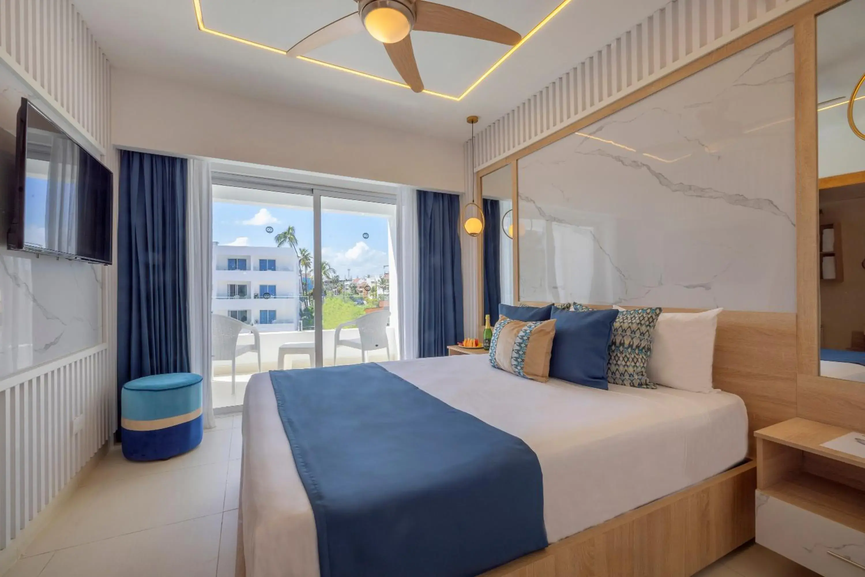Double Room with Pool View - single occupancy in Hotel HM Bavaro Beach - Adults Only Double Room with Pool View - single occupancy in Hotel HM Bavaro Beach - Adults Only