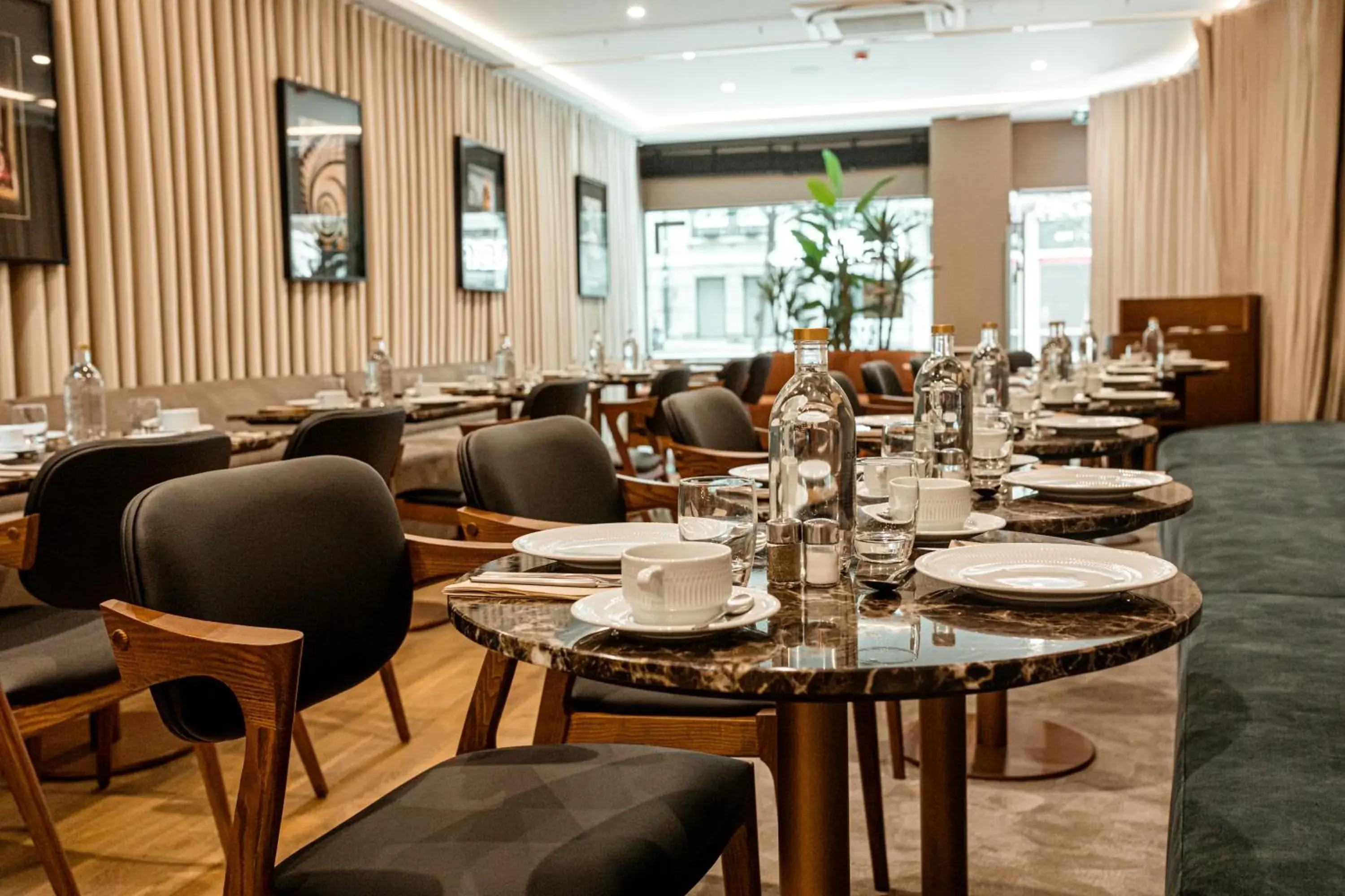 Restaurant/places to eat in Next Level Premium Hotels Restaurant/places to eat in Next Level Premium Hotels