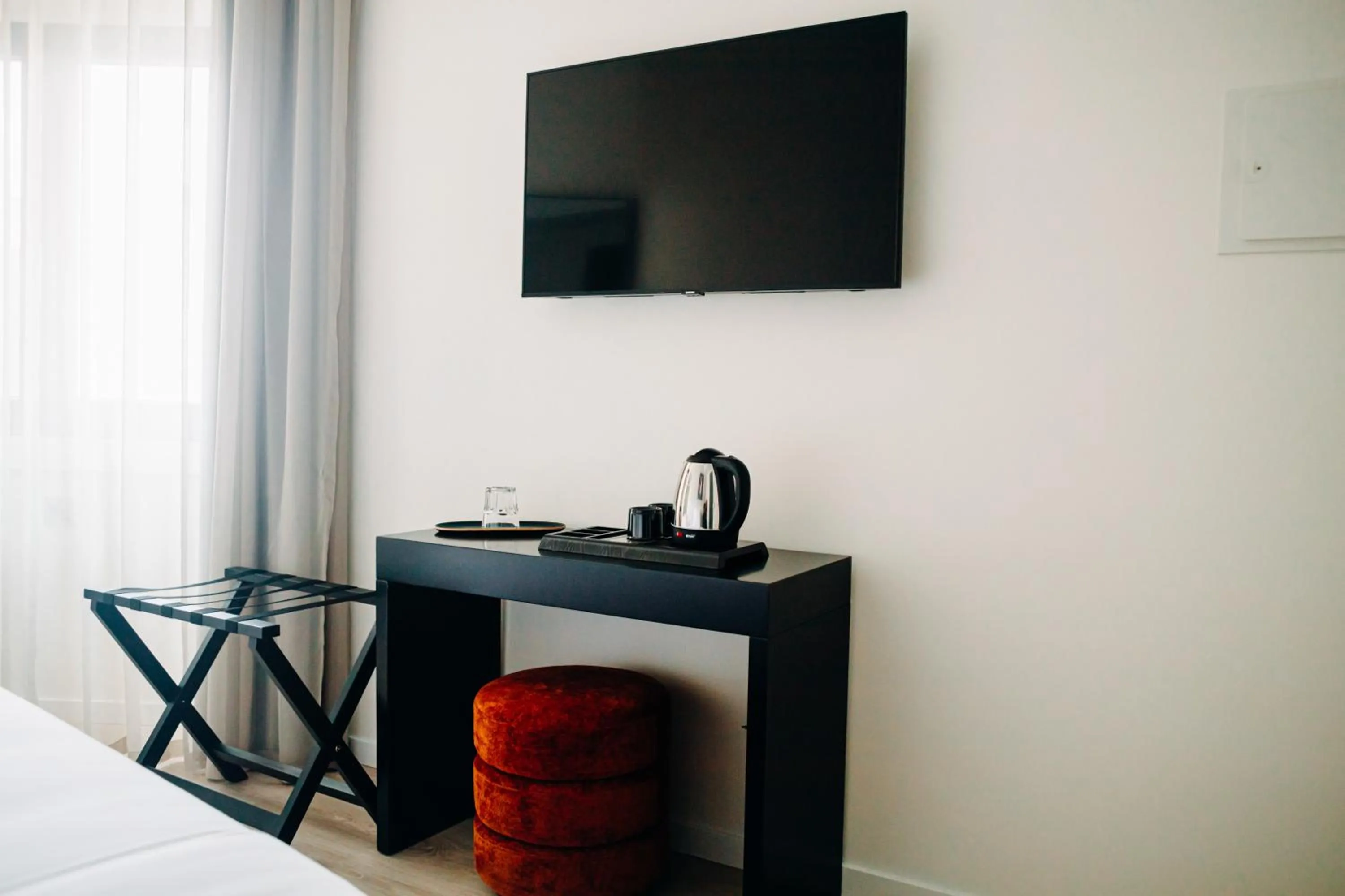 Coffee/tea facilities, Bed in Next Level Premium Hotels