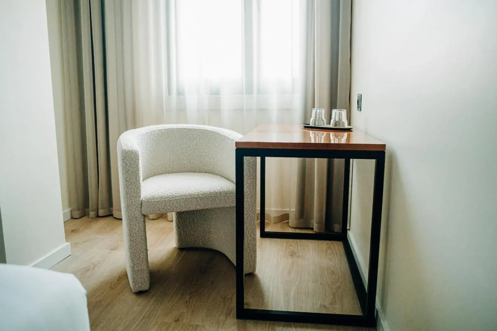 Deluxe Queen Room in Next Level Premium Hotels Deluxe Queen Room in Next Level Premium Hotels