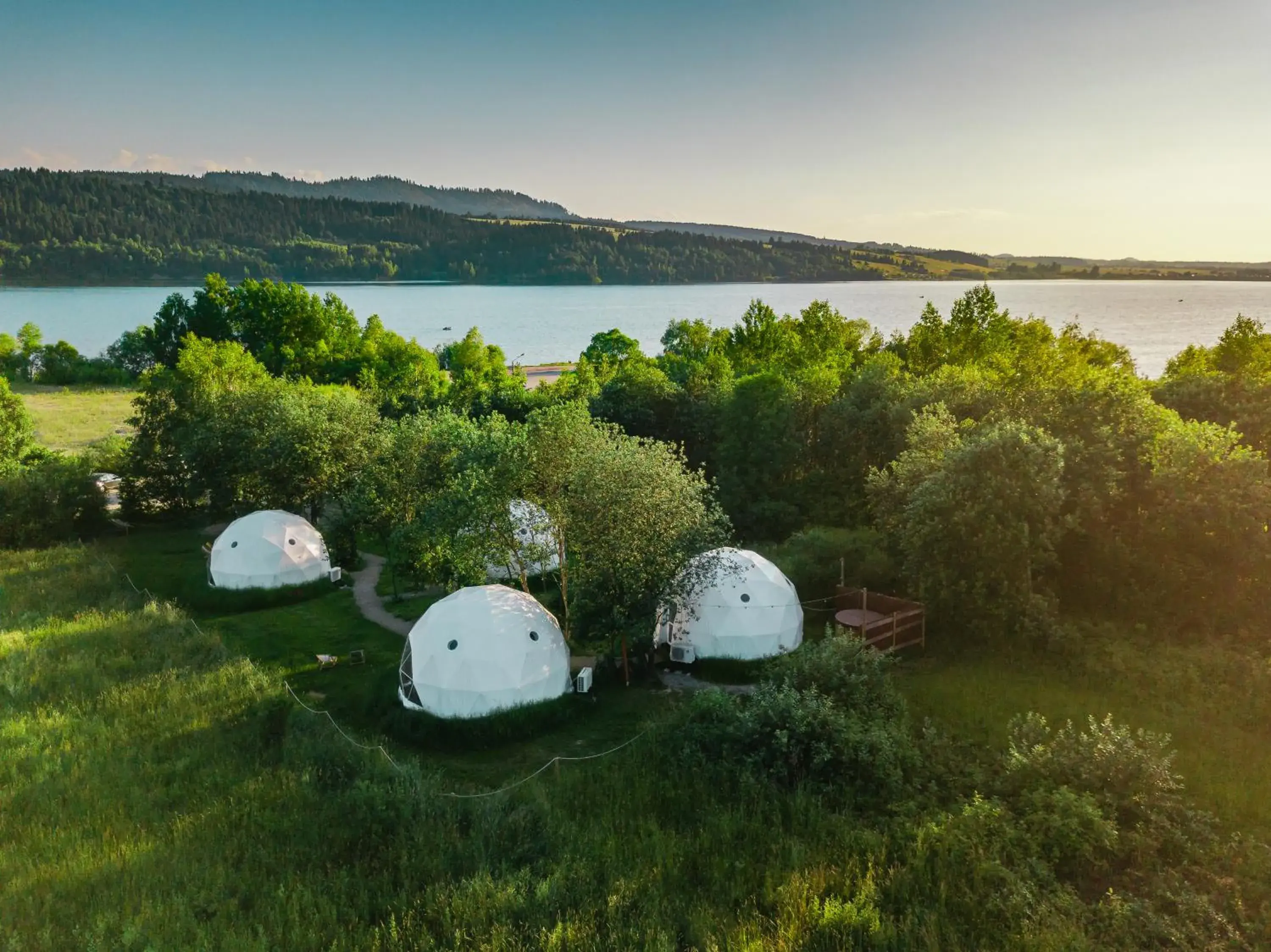 Glamping Biała Czapla z balią nad jeziorem czorsztyńskim Glamping Biała Czapla z balią nad jeziorem czorsztyńskim