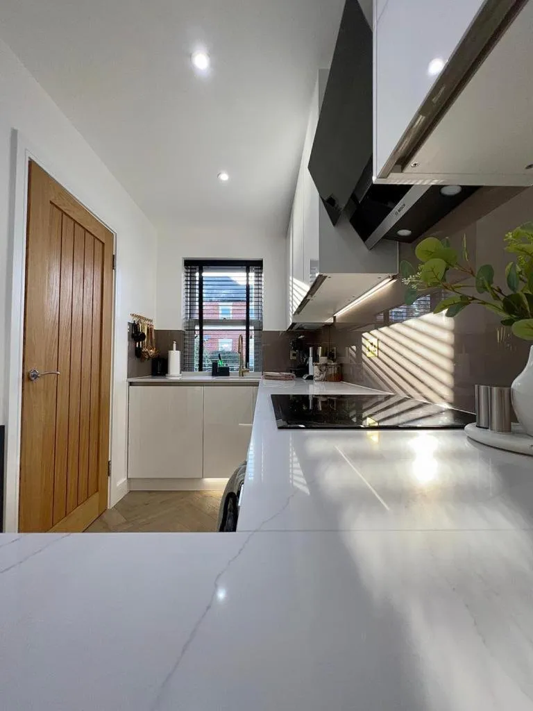 Kitchen or kitchenette in Charming 3-Bed House with 1 Parking space