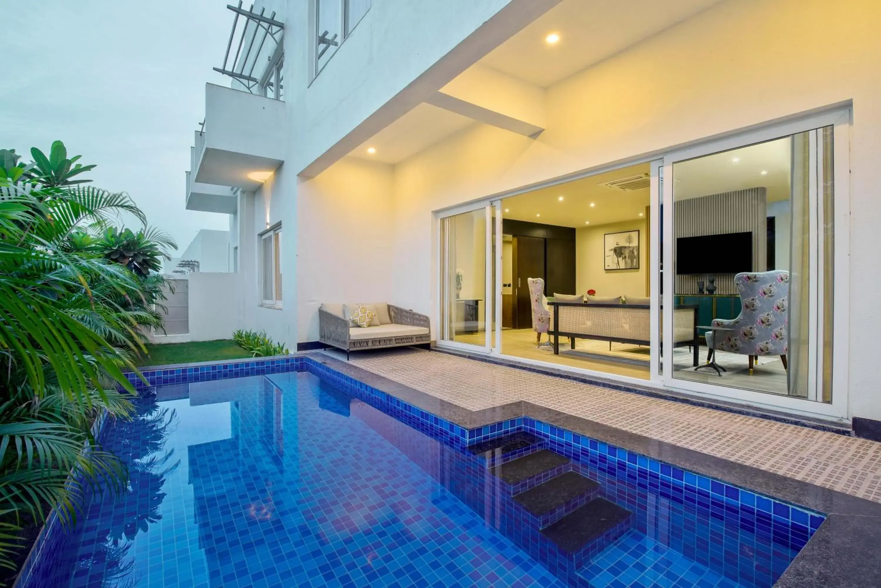 Swimming pool in Pramod Lands End Resort, a member of Radisson Individuals Swimming pool in Pramod Lands End Resort, a member of Radisson Individuals