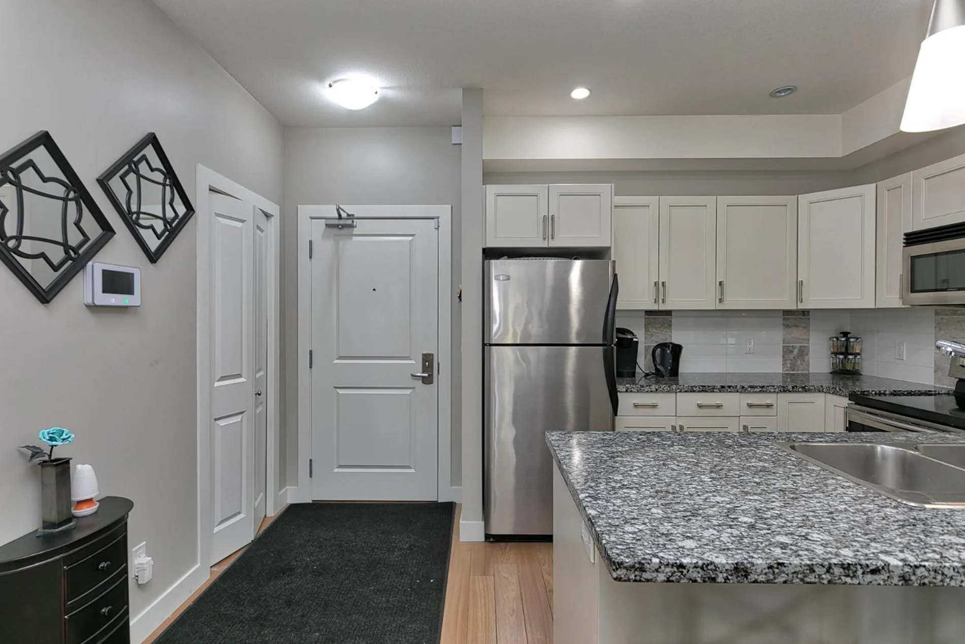 Stay In The Okanagan - Copper Sky, West Kelowna