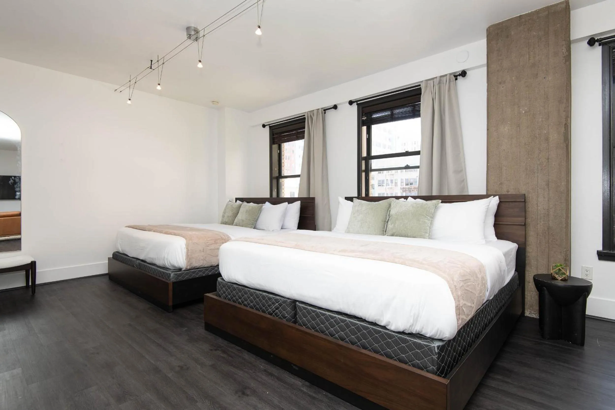 Bedroom, Bed in DTLA Boutique Hotel