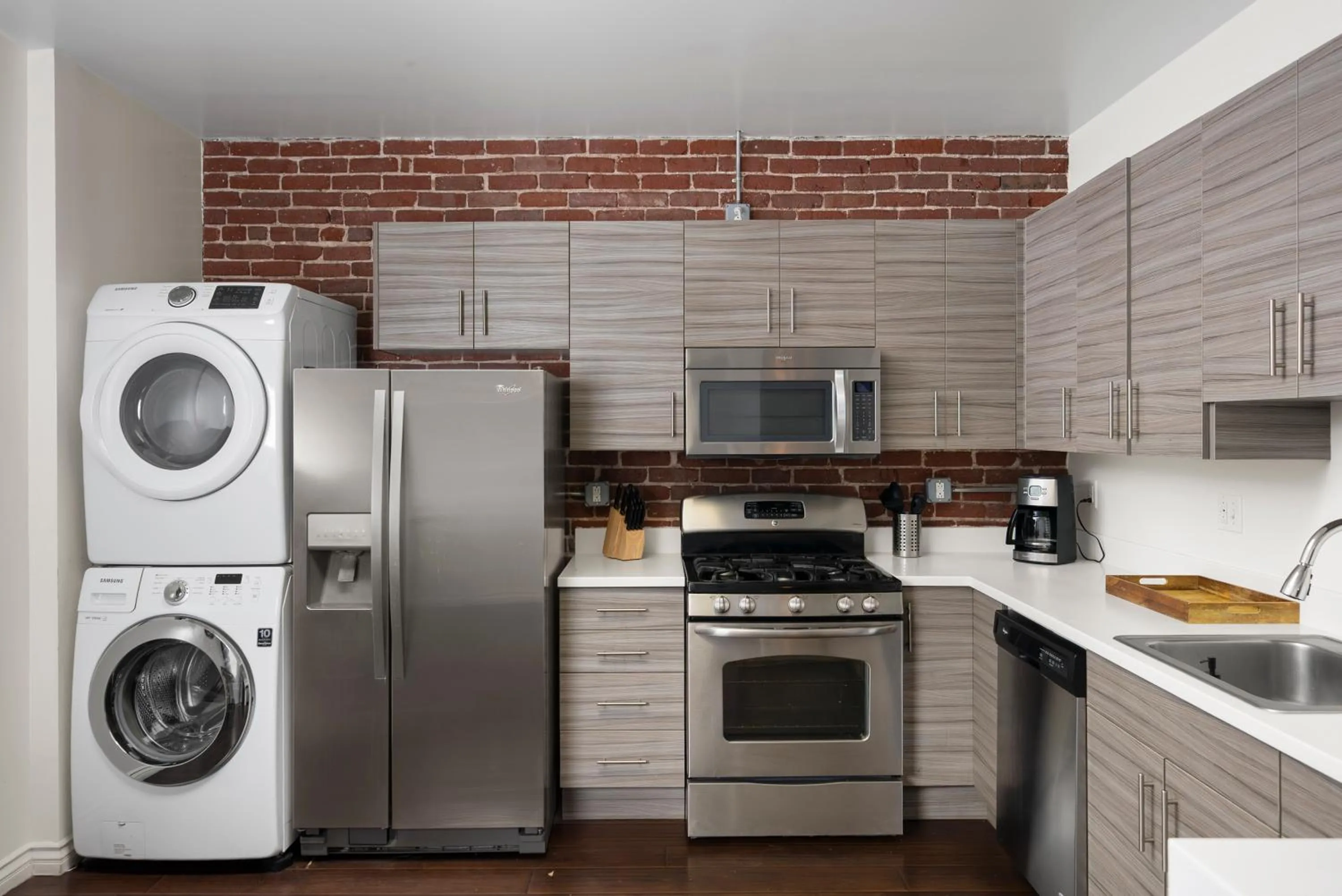 Coffee/tea facilities in Audemar Boutique Hotel and Apartment Homes