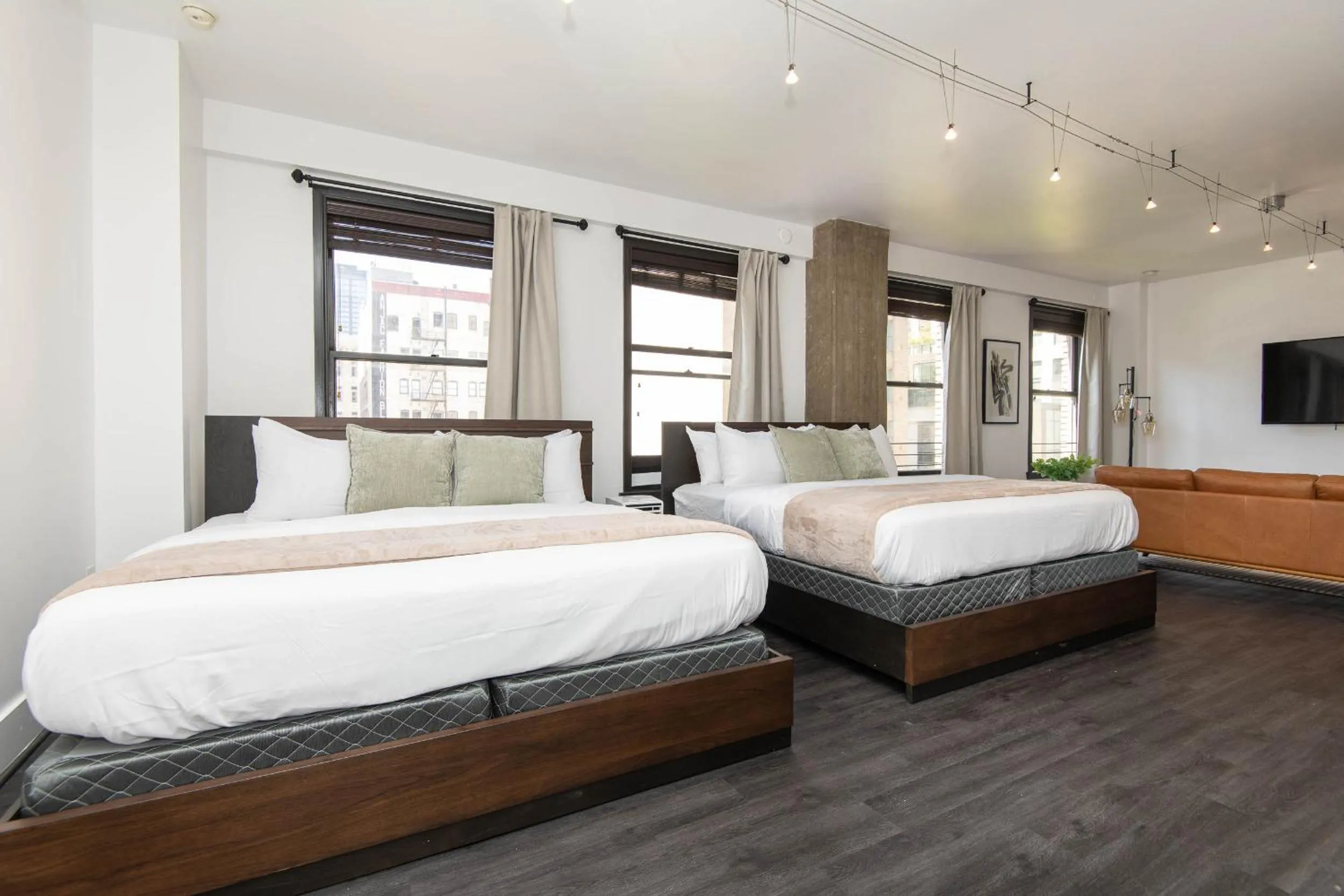 Bedroom, Bed in DTLA Boutique Hotel