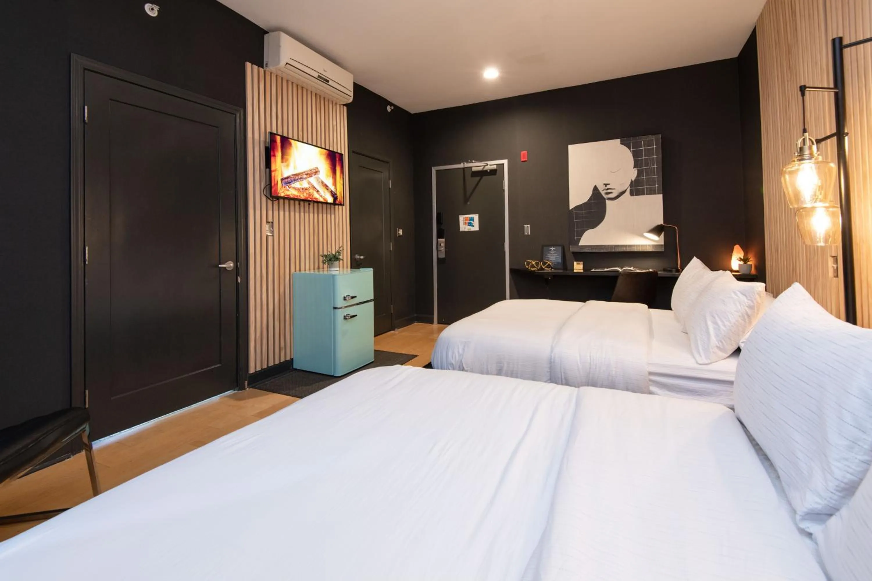 Bedroom, Bed in DTLA Boutique Hotel