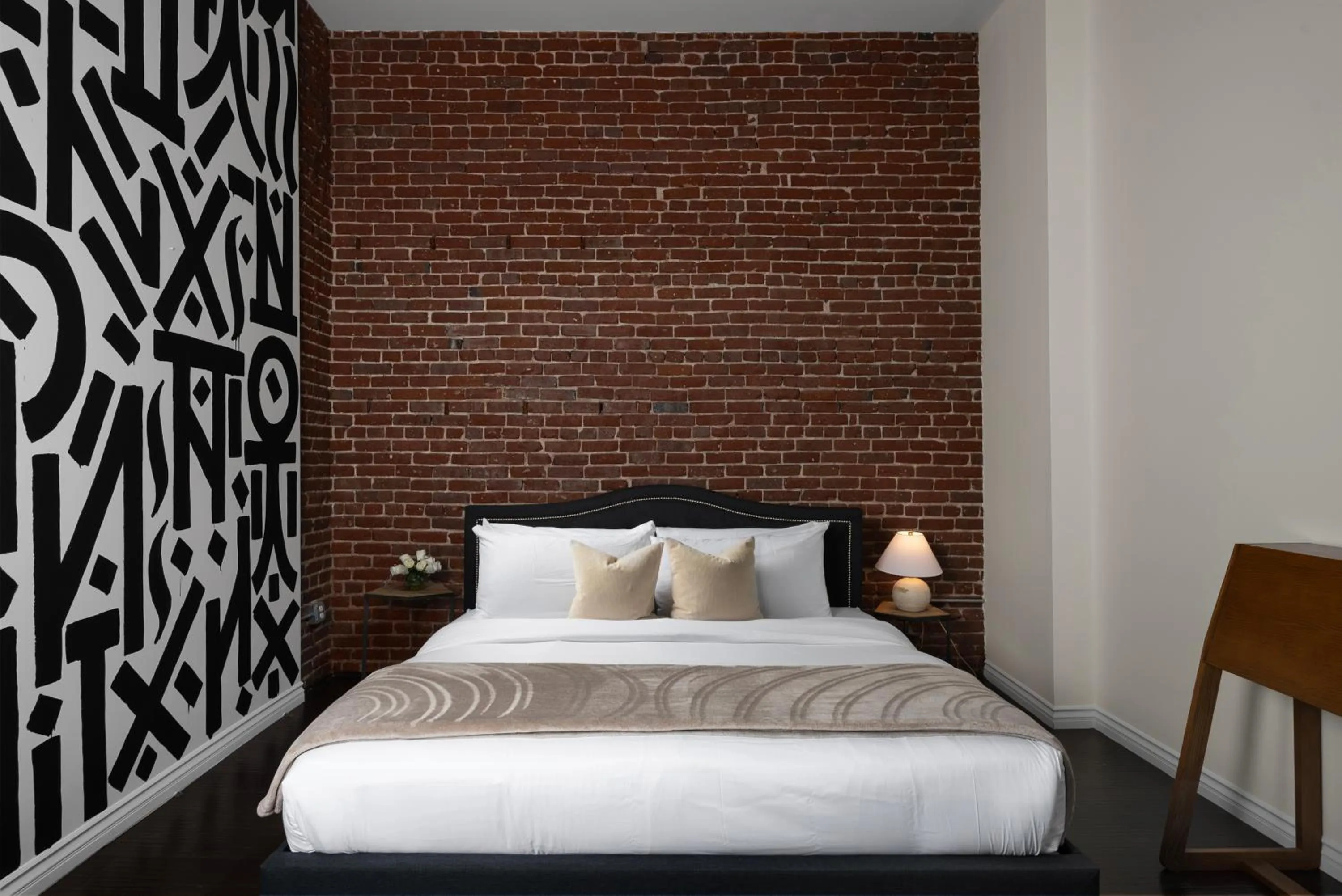 Bed in Audemar Boutique Hotel and Apartment Homes