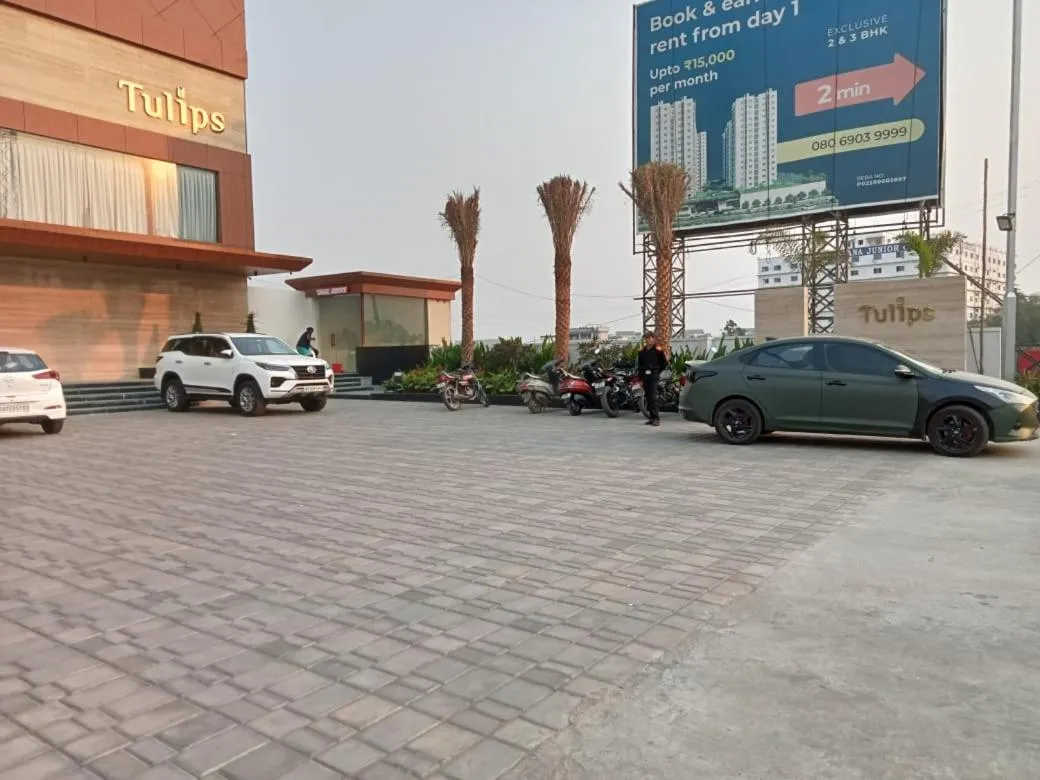 Parking in Hotel Tulips Grand