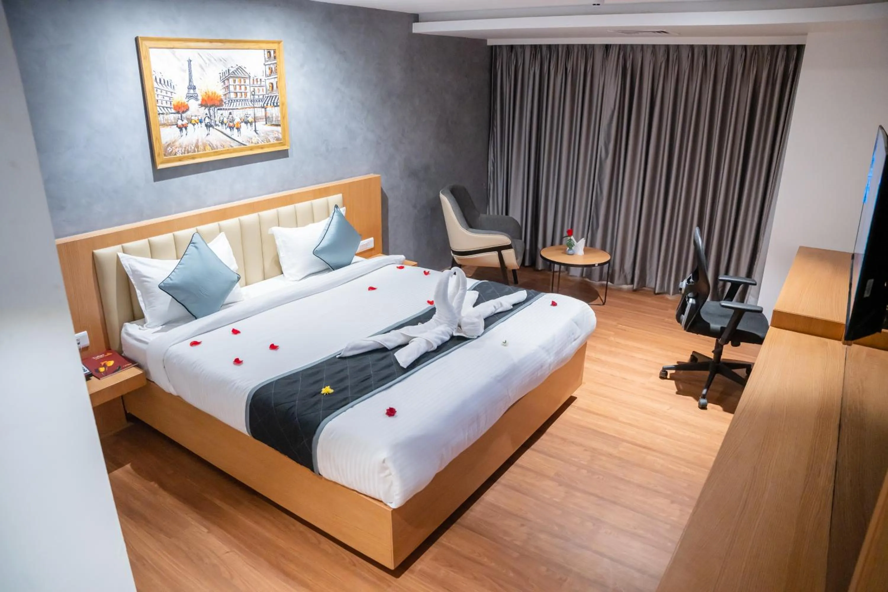 Bed in Hotel Tulips Grand