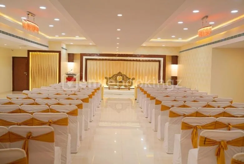 Business facilities in Hotel Tulips Grand