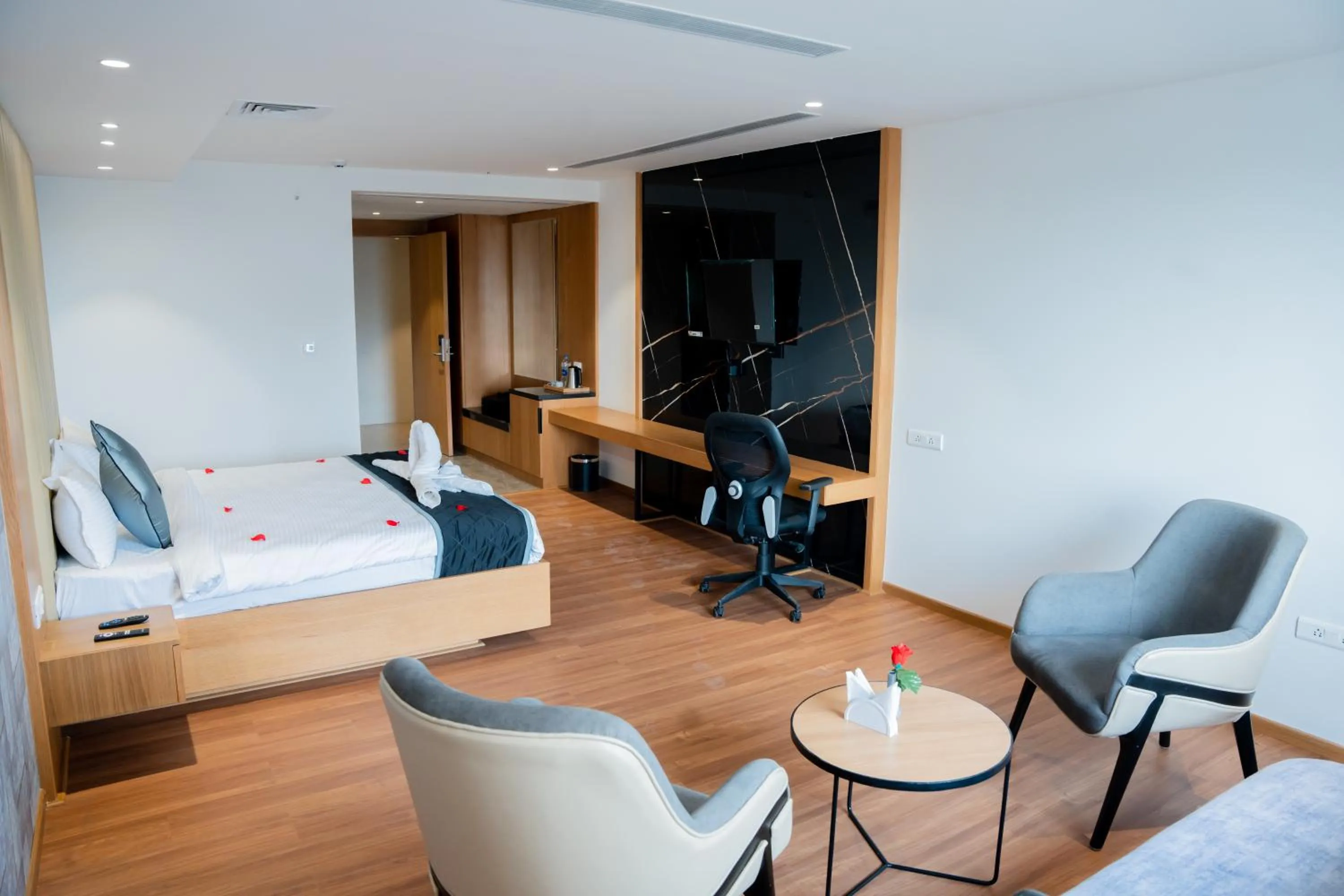 Bed in Hotel Tulips Grand