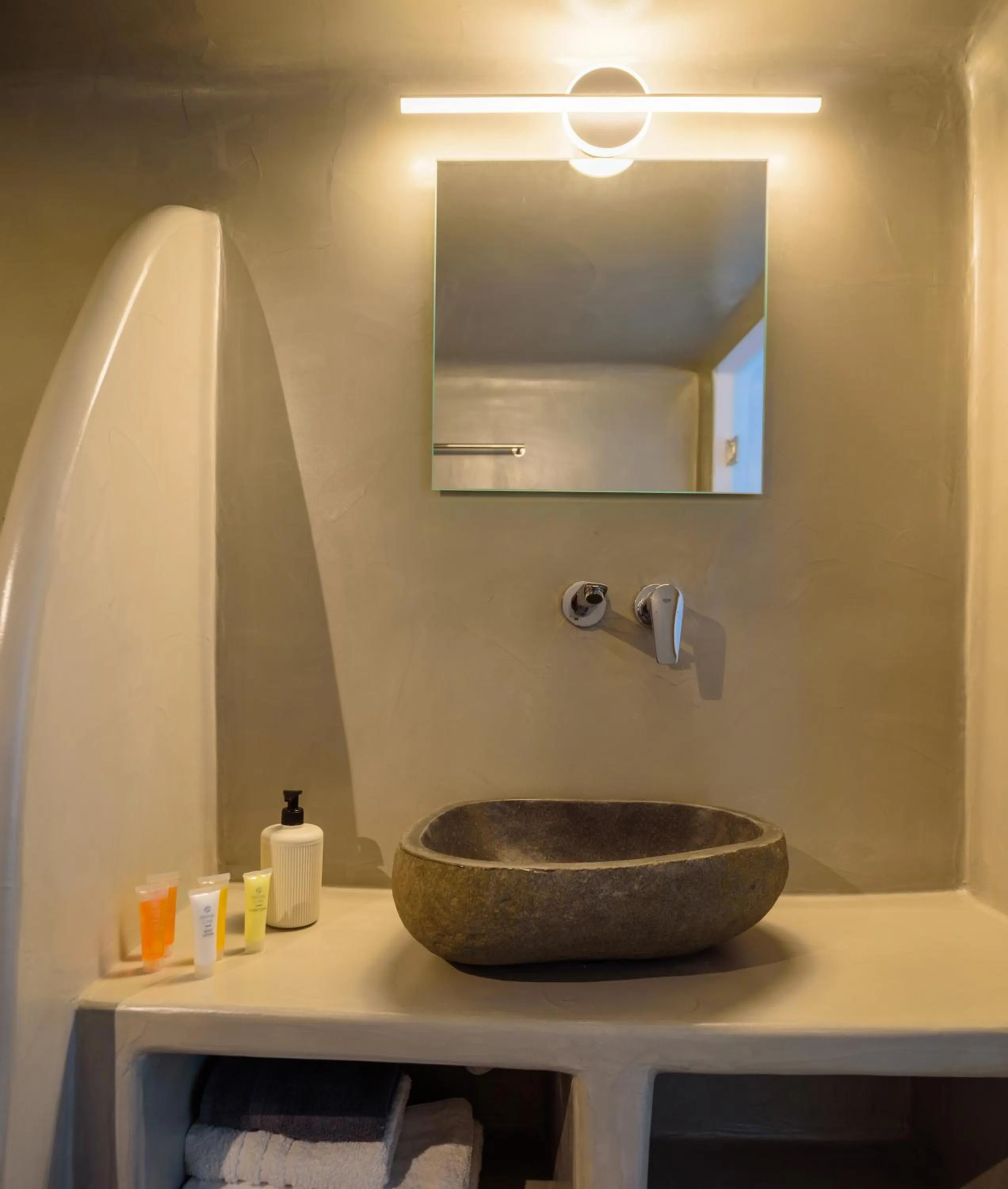 Bathroom in Tataki Family Hotel