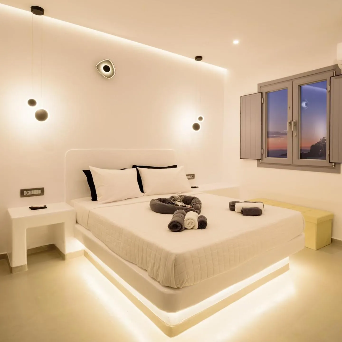 Bed in Tataki Family Hotel