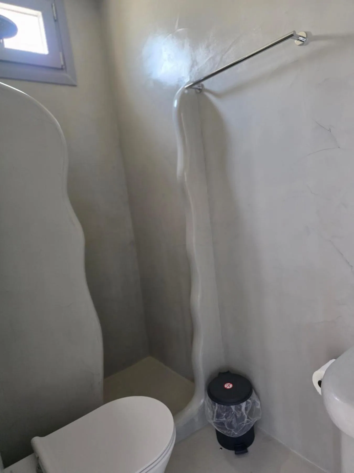 Shower in Tataki Family Hotel