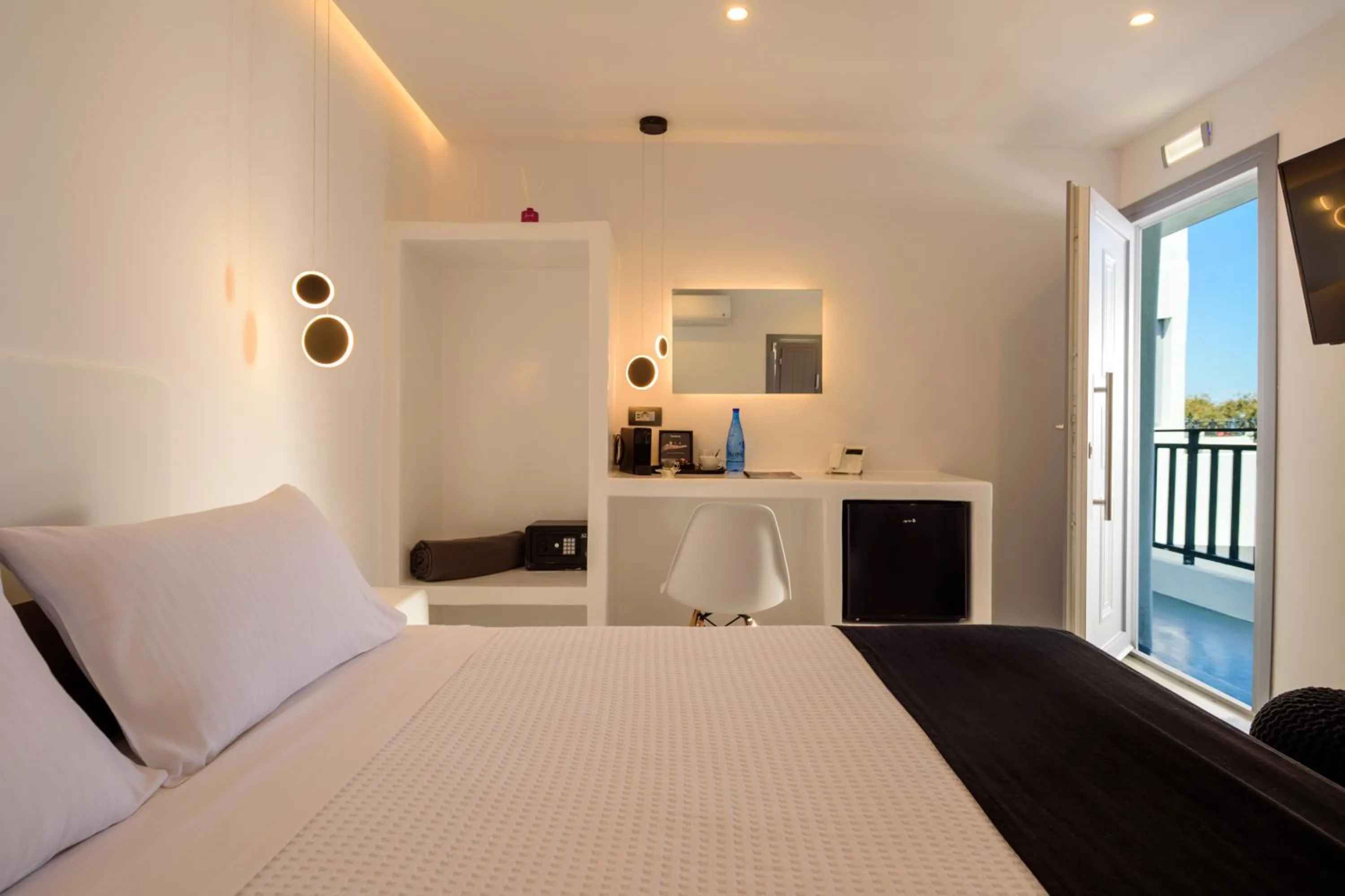 Bed in Tataki Family Hotel