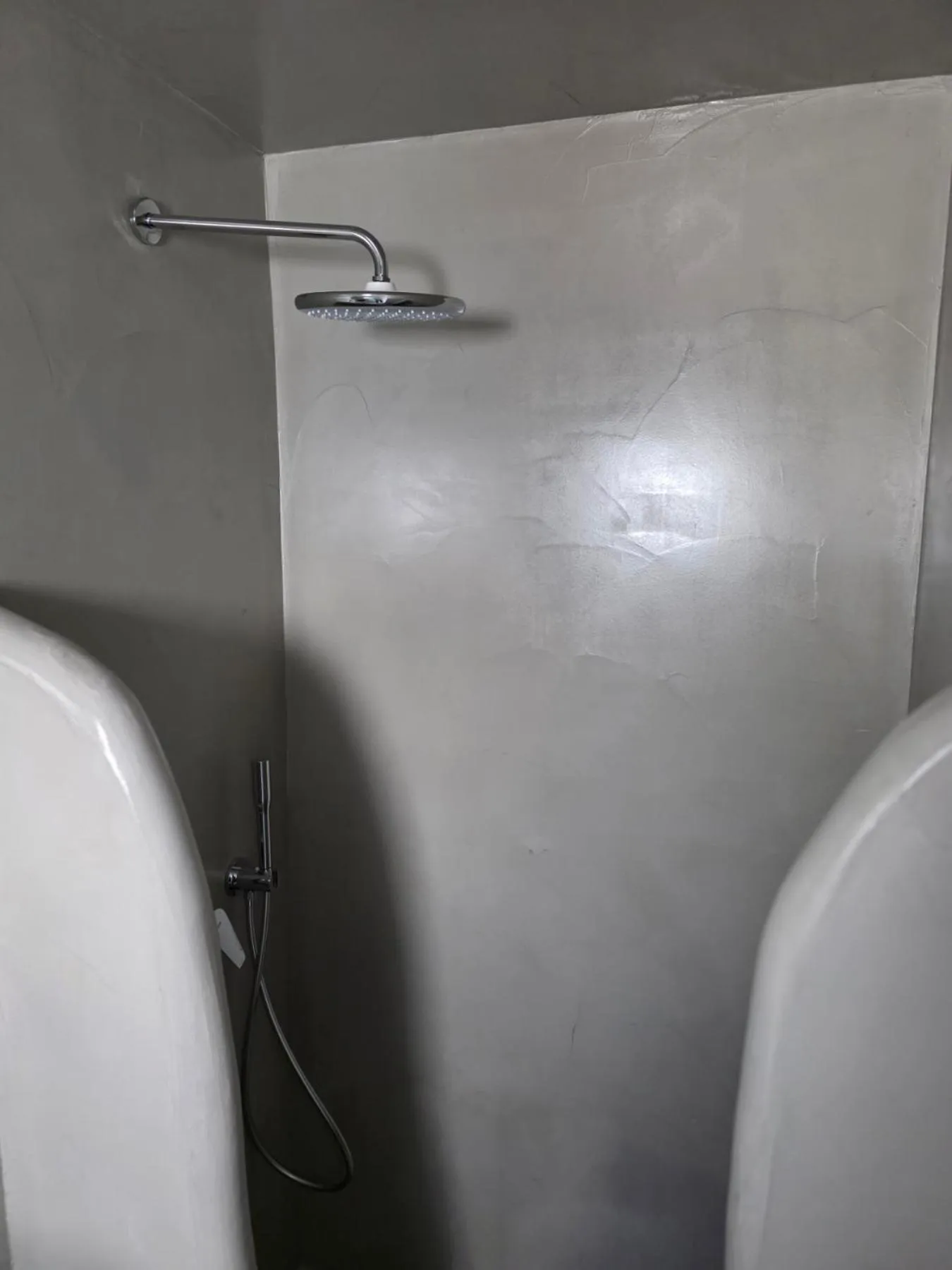 Shower in Tataki Family Hotel