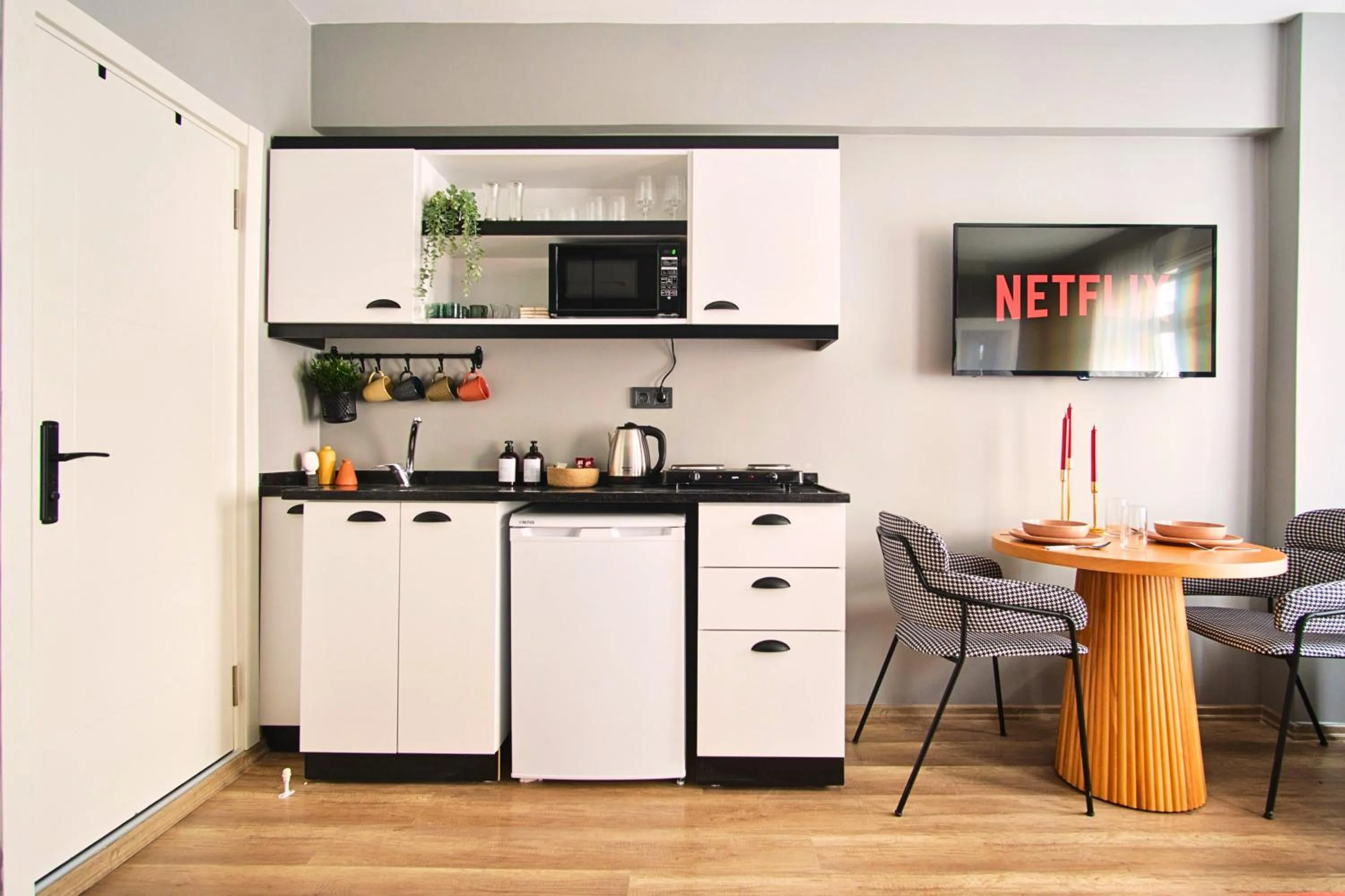 TV and multimedia in TAKS-INN Hotel