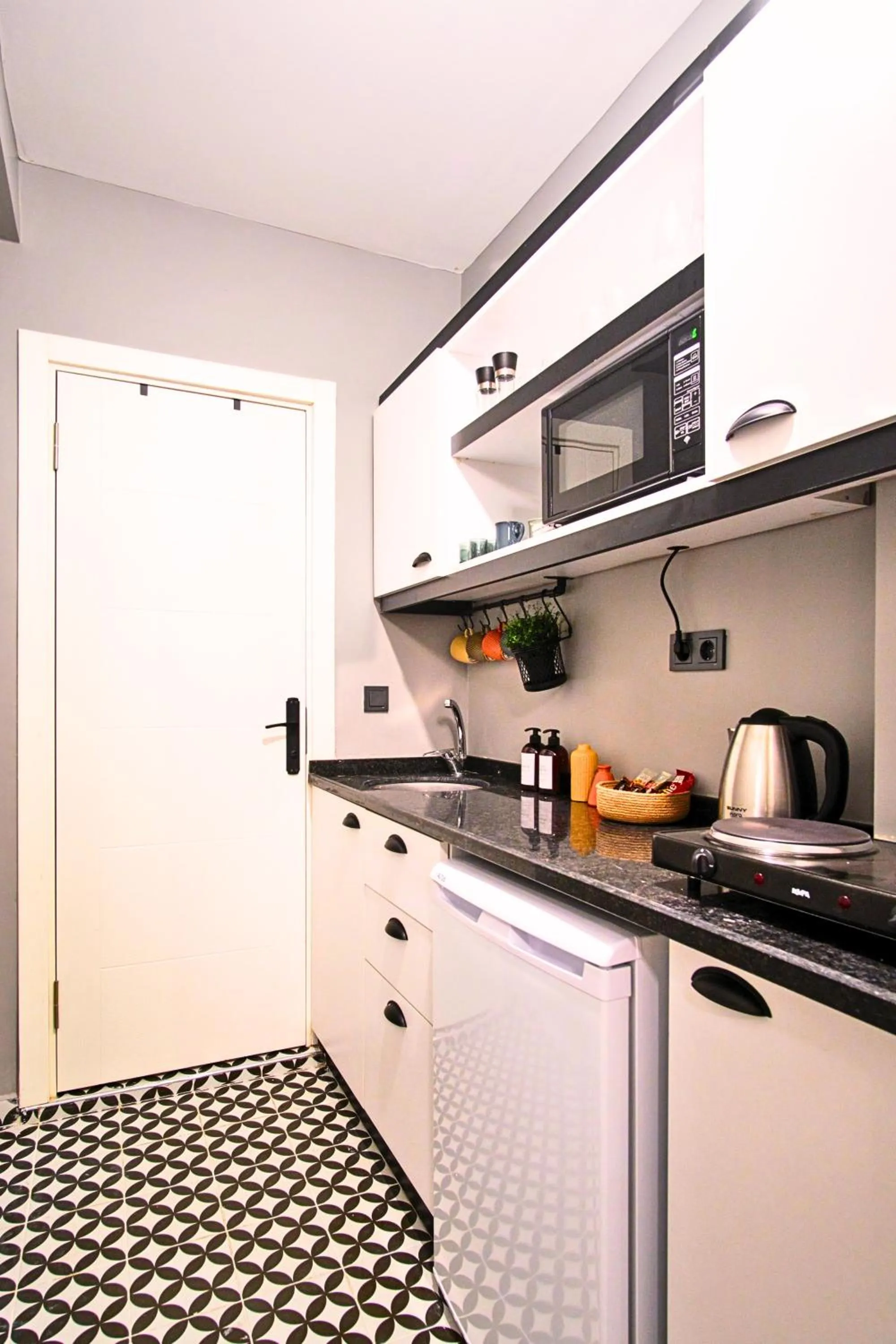 Coffee/tea facilities in TAKS-INN Hotel