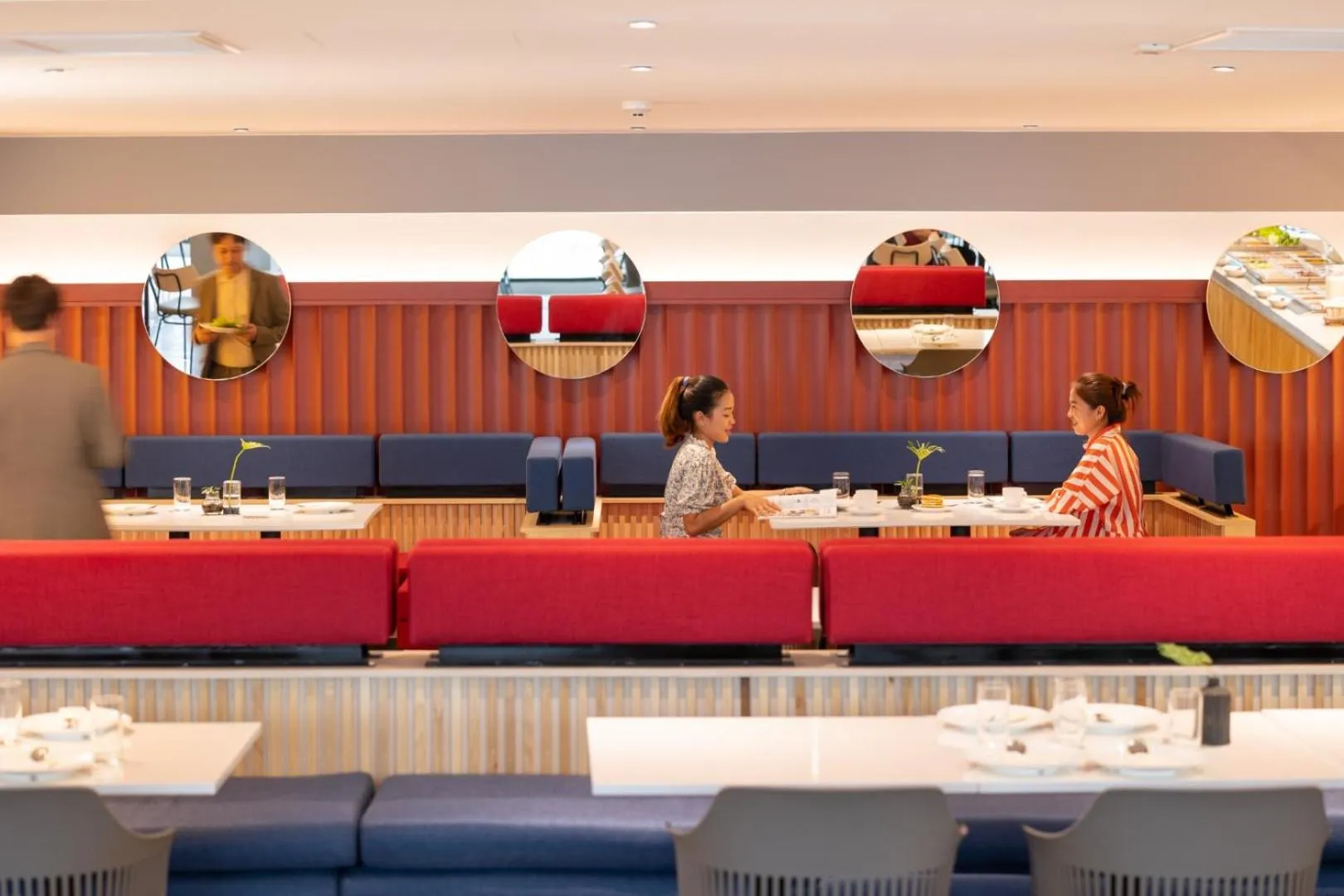 Restaurant/places to eat in Blue Hippo Hotel