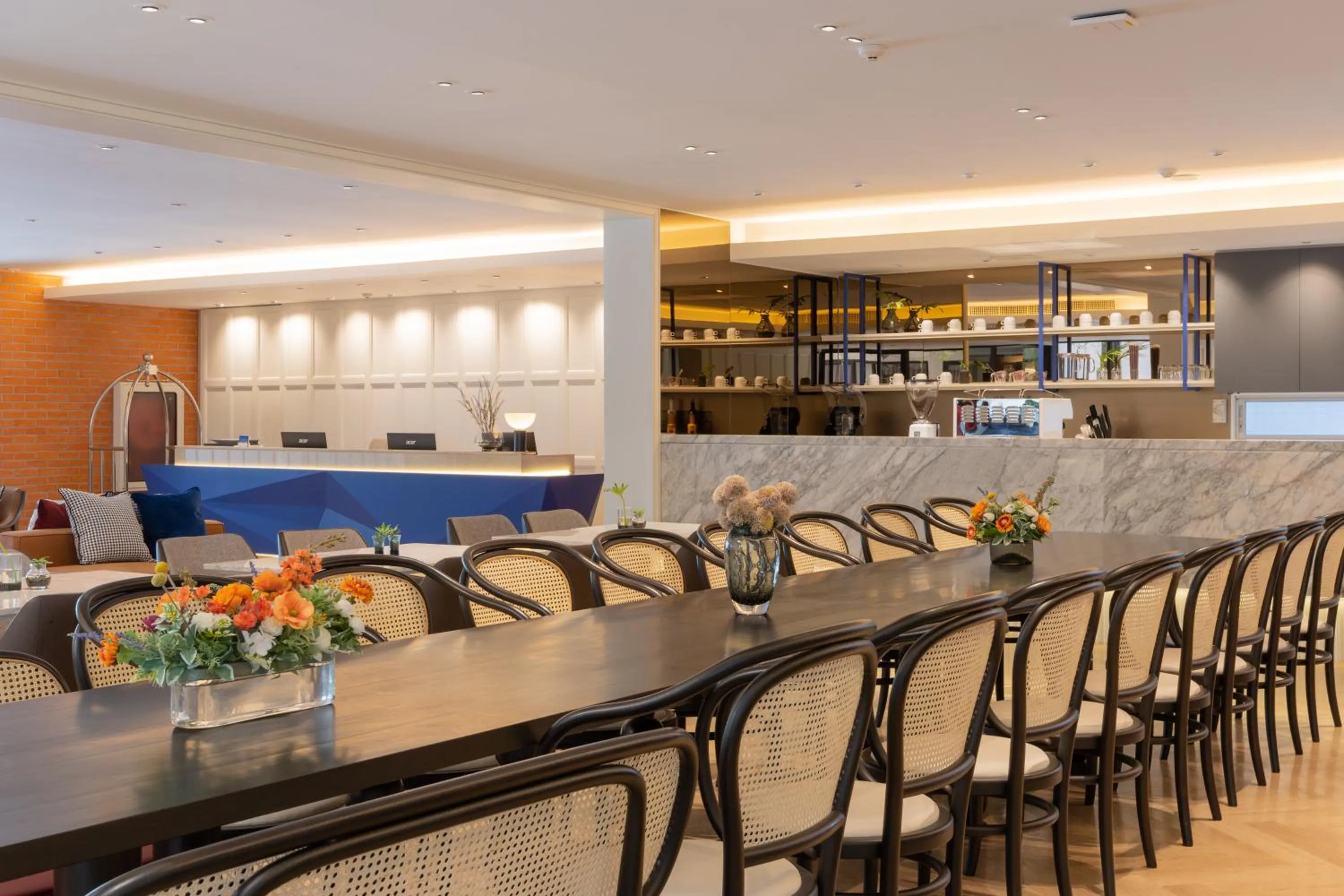 Restaurant/places to eat in Blue Hippo Hotel