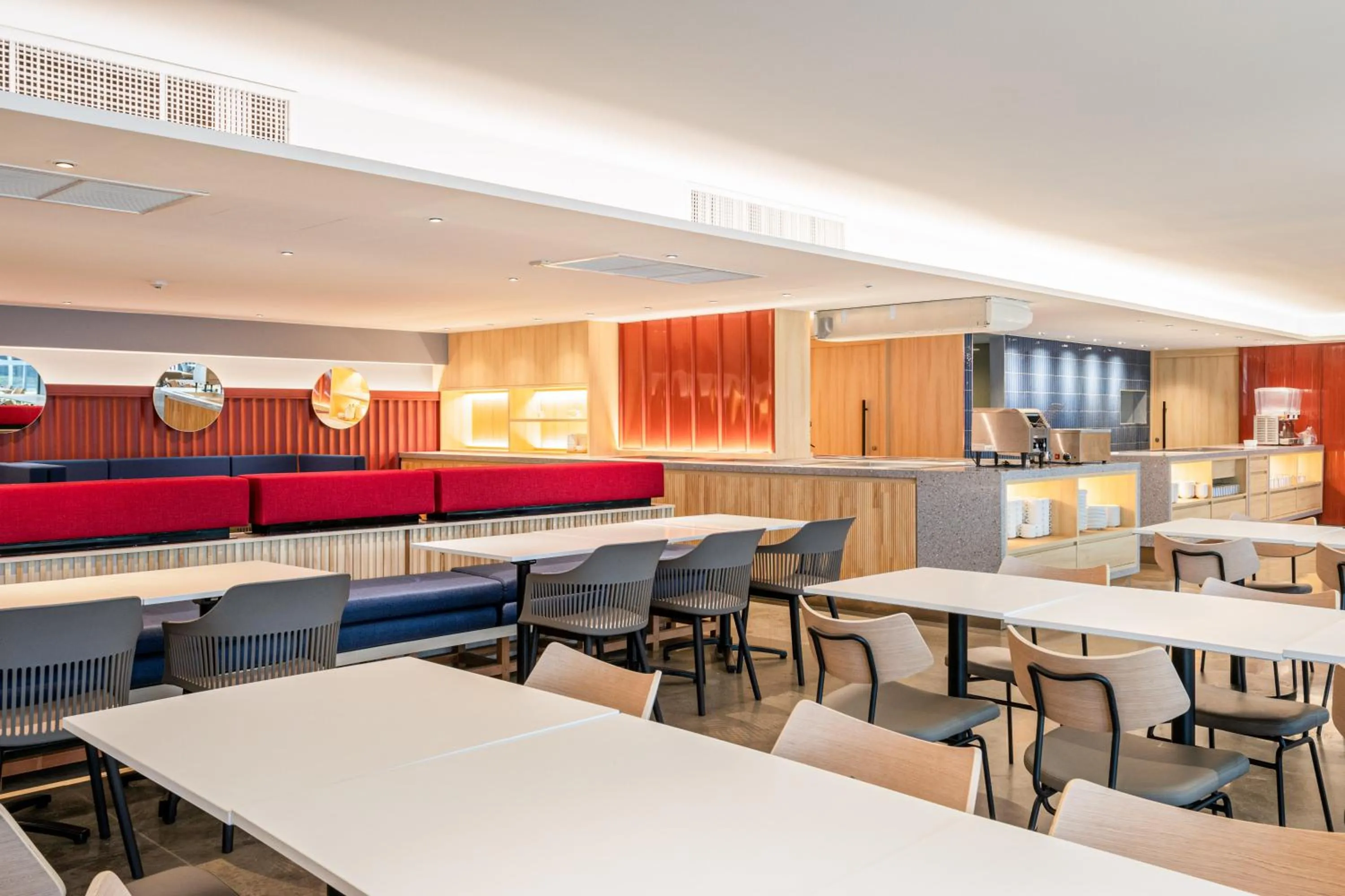 Restaurant/places to eat in Blue Hippo Hotel