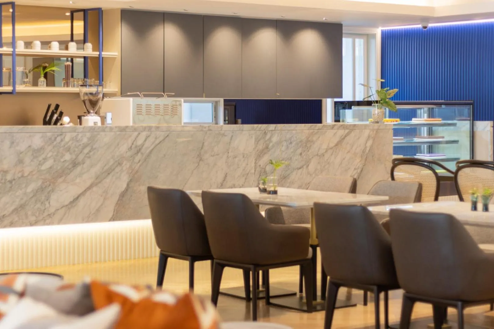 Restaurant/places to eat in Blue Hippo Hotel