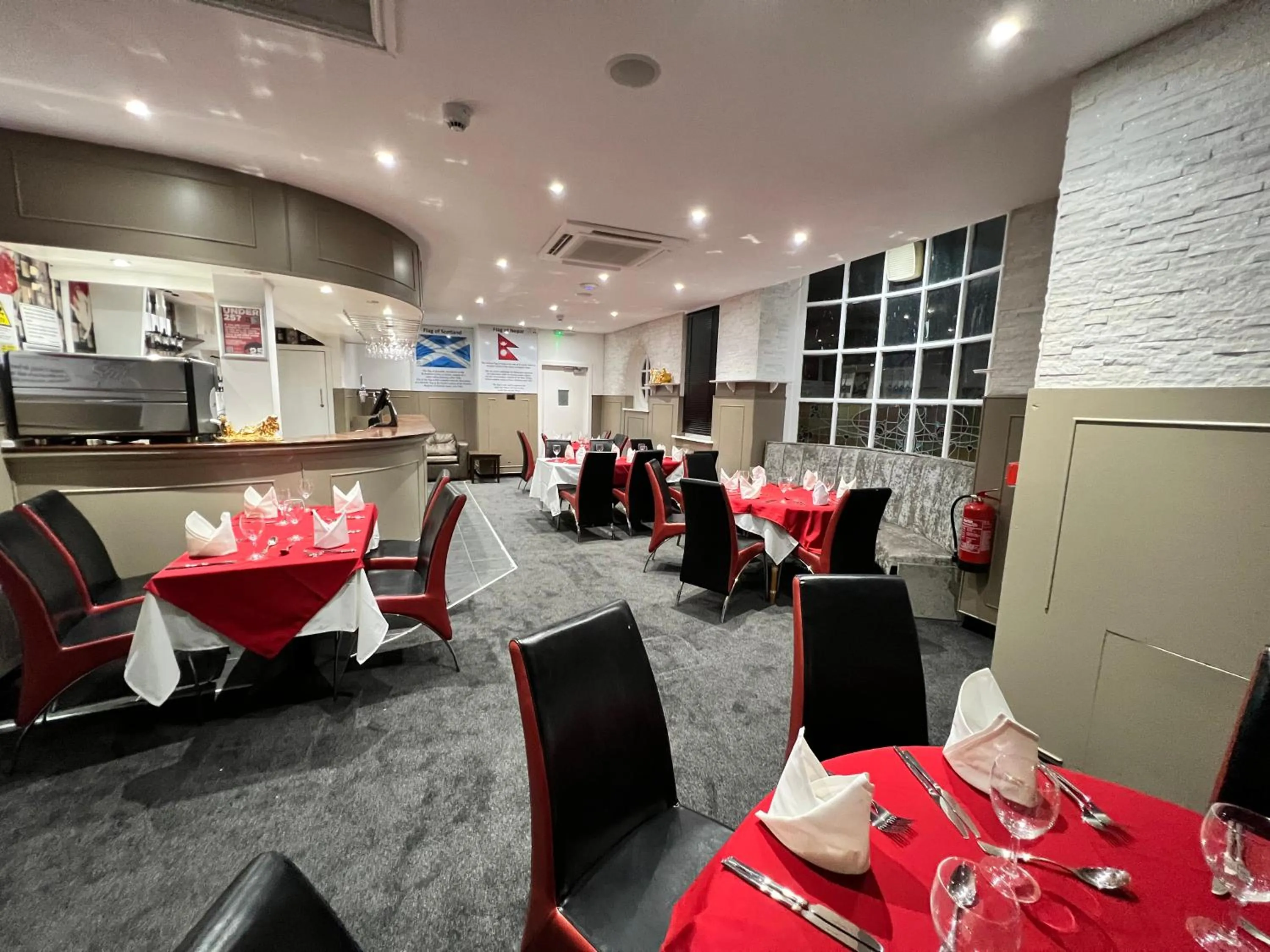 Restaurant/places to eat in Earl David Hotel