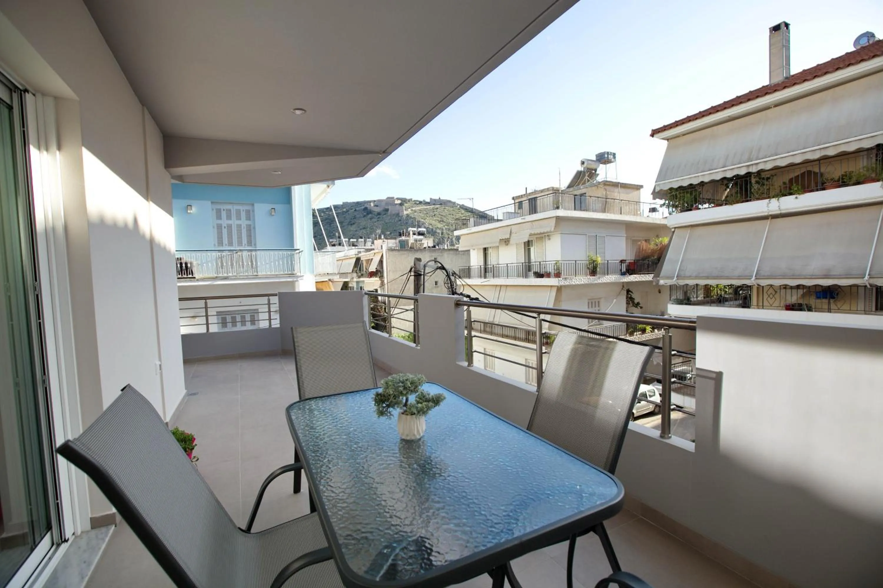 Balcony/Terrace in 90° - Ninety Degrees