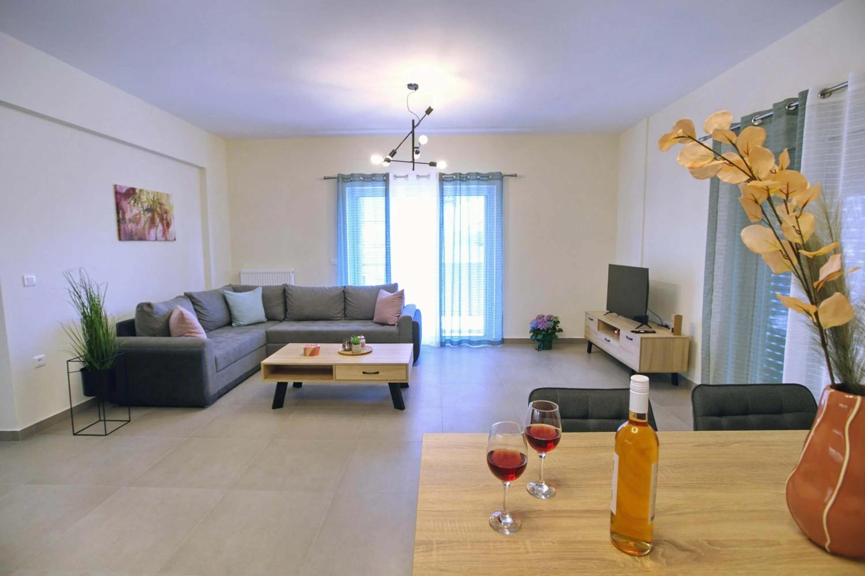 Living room in 90° - Ninety Degrees
