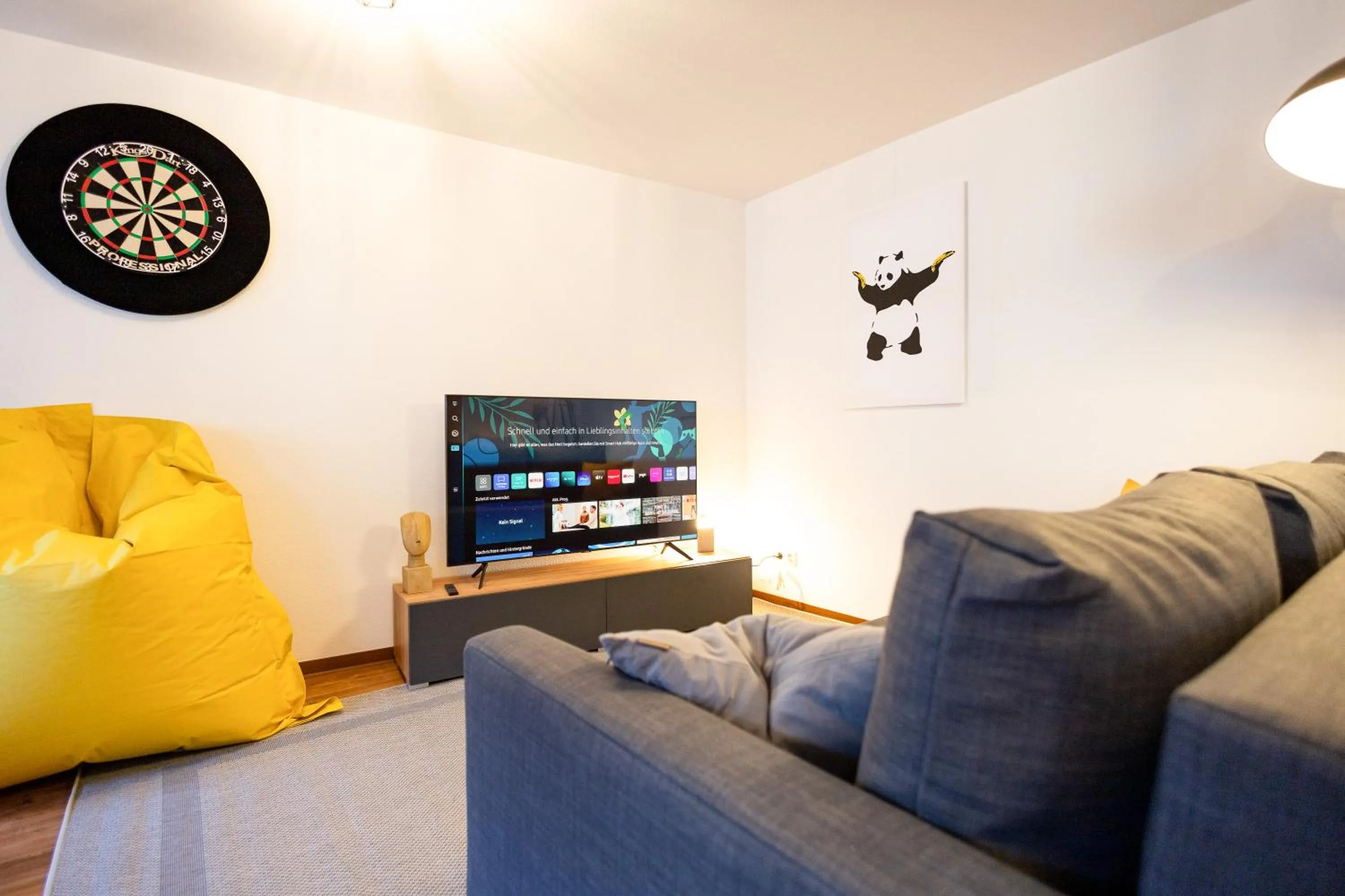 TV and multimedia in Apartments an der Oper - Innenstadt - Zentral - Küche - Wifi - Powered by Ko-Living