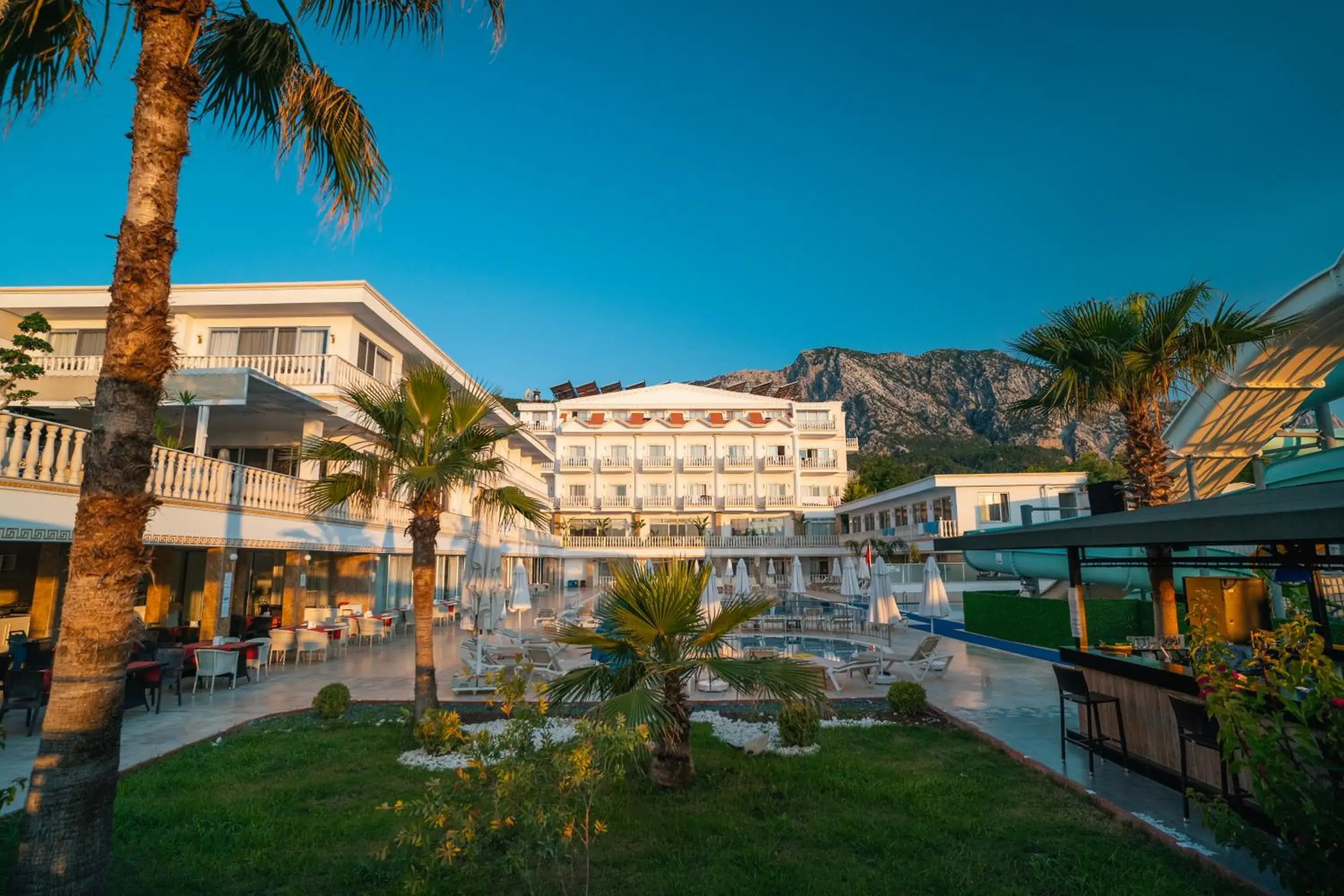 Property building in SL La Perla Hotel Kemer Property building in SL La Perla Hotel Kemer