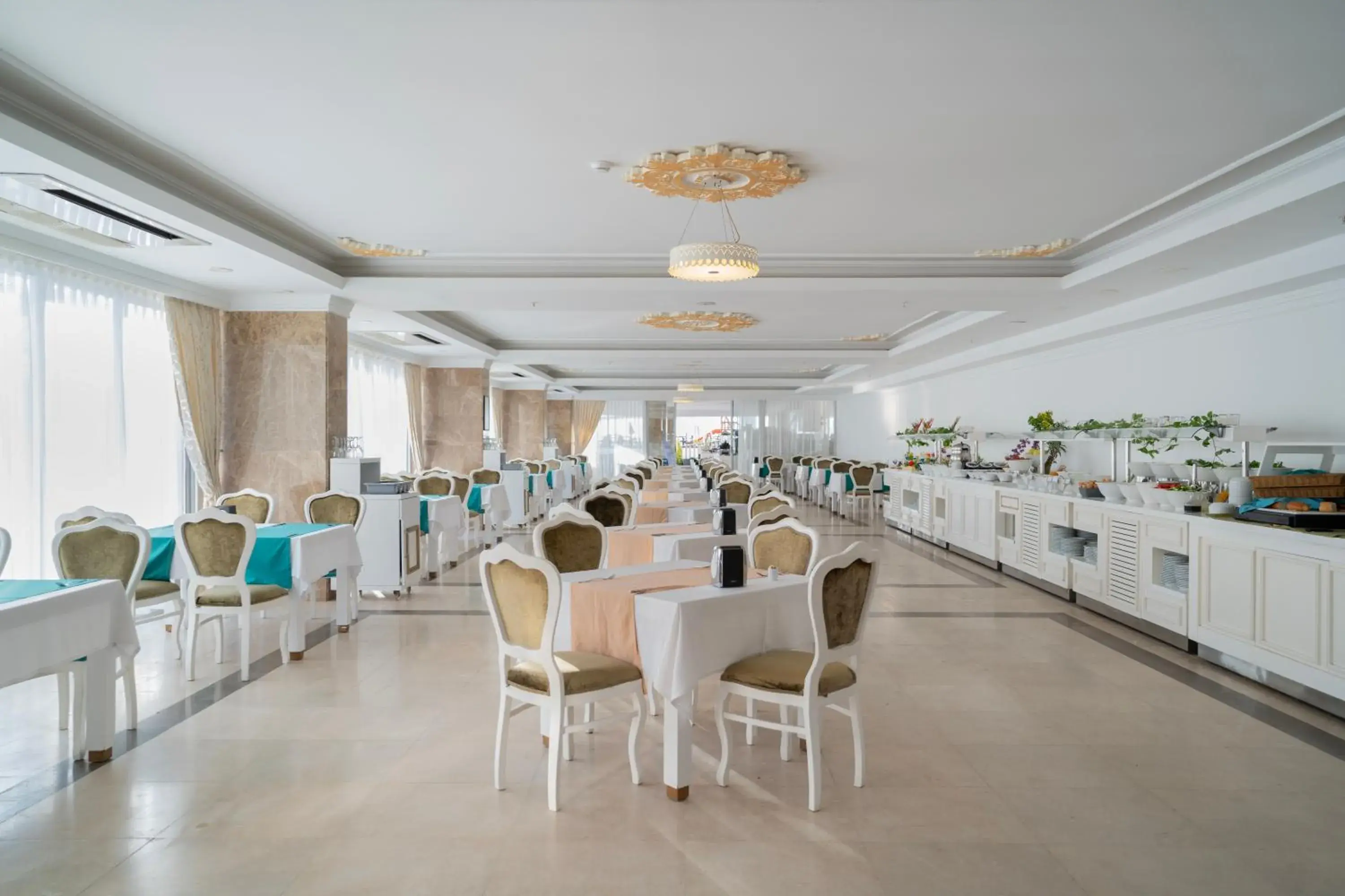 Restaurant/places to eat in SL La Perla Hotel Kemer Restaurant/places to eat in SL La Perla Hotel Kemer