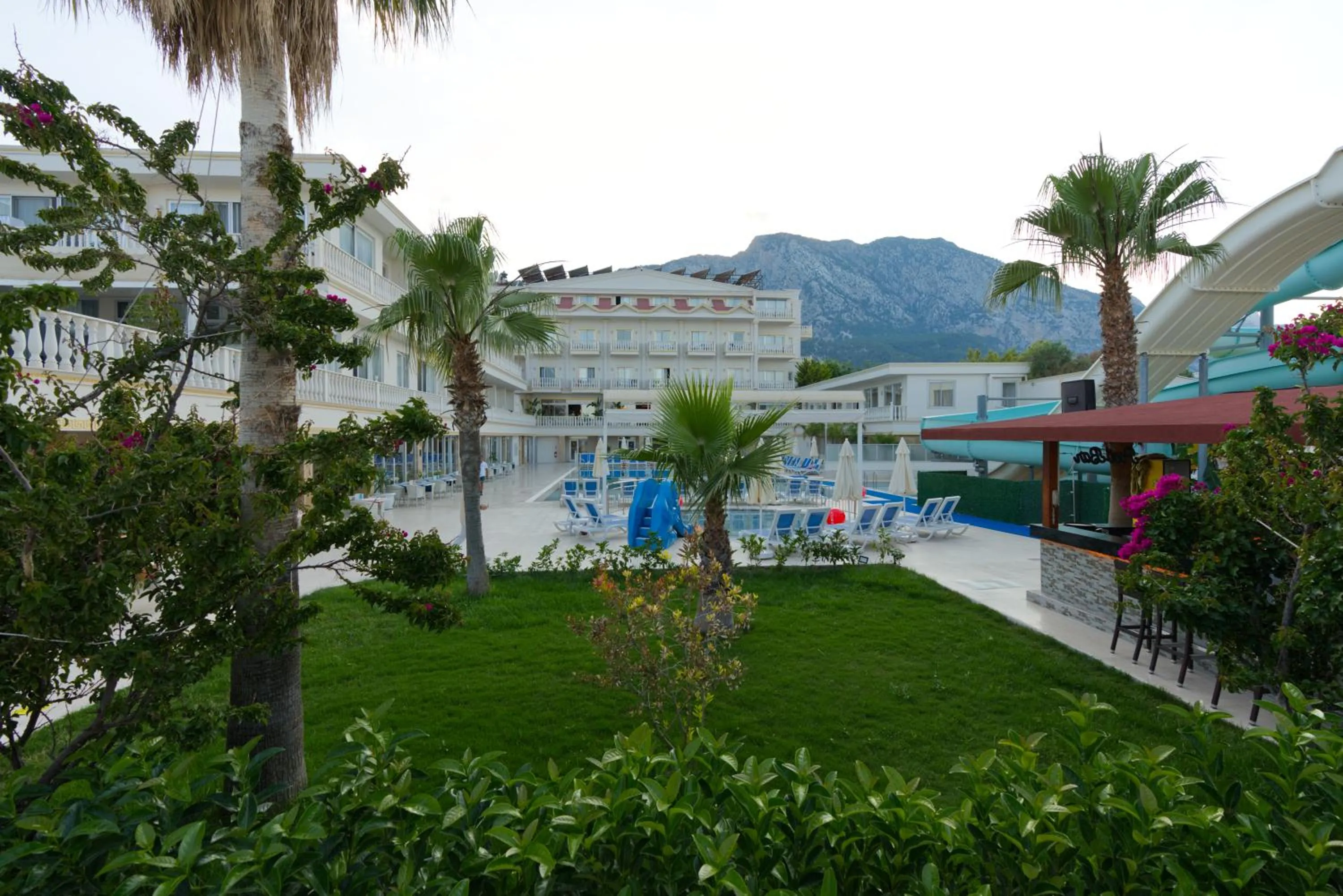 Garden in SL La Perla Hotel Kemer
