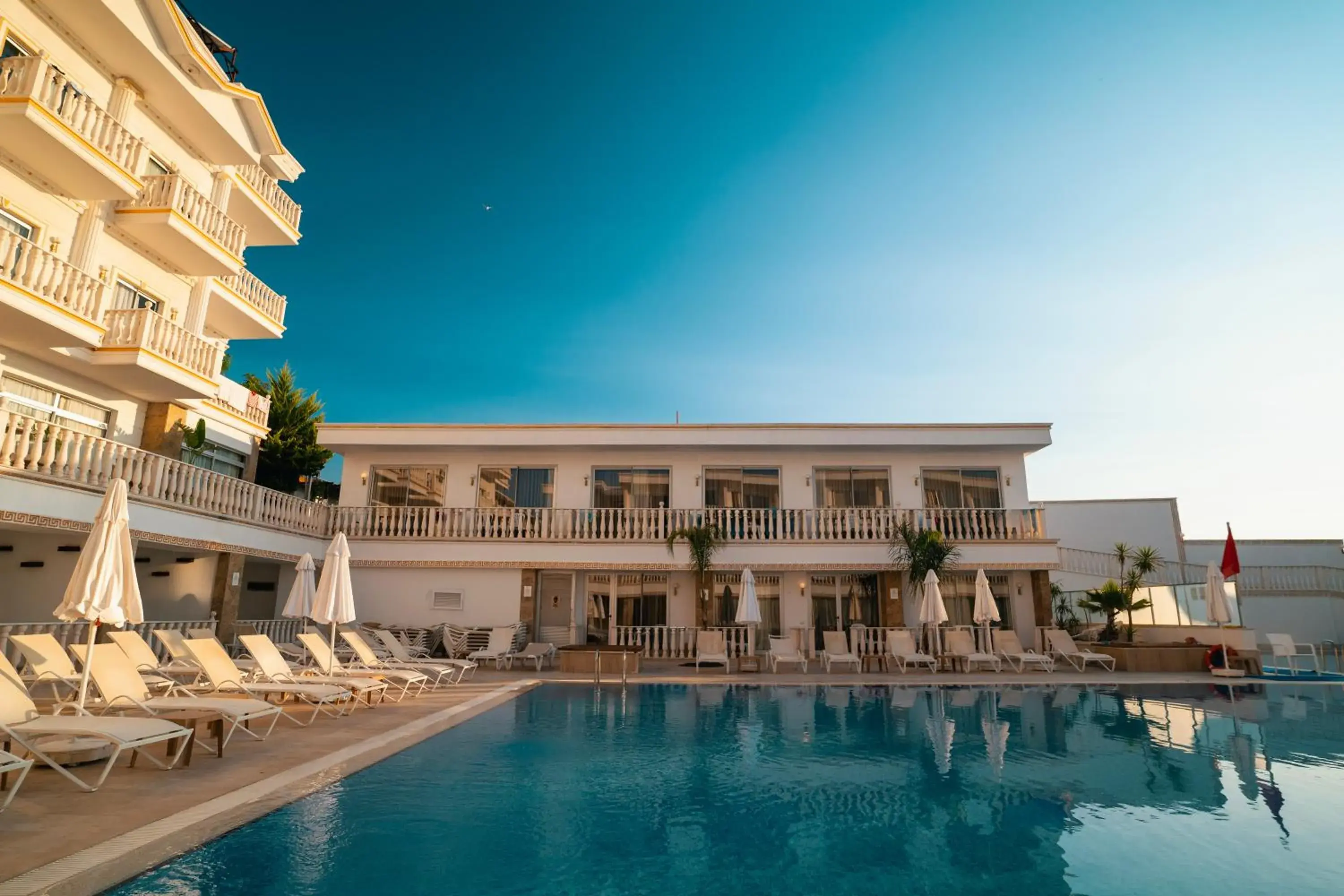 Pool view in SL La Perla Hotel Kemer Pool view in SL La Perla Hotel Kemer