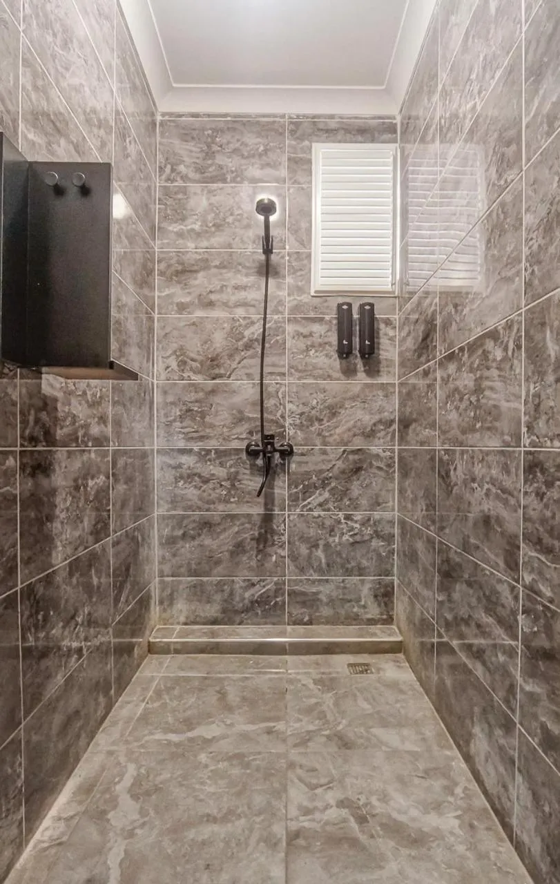 Shower in Manu Startup House