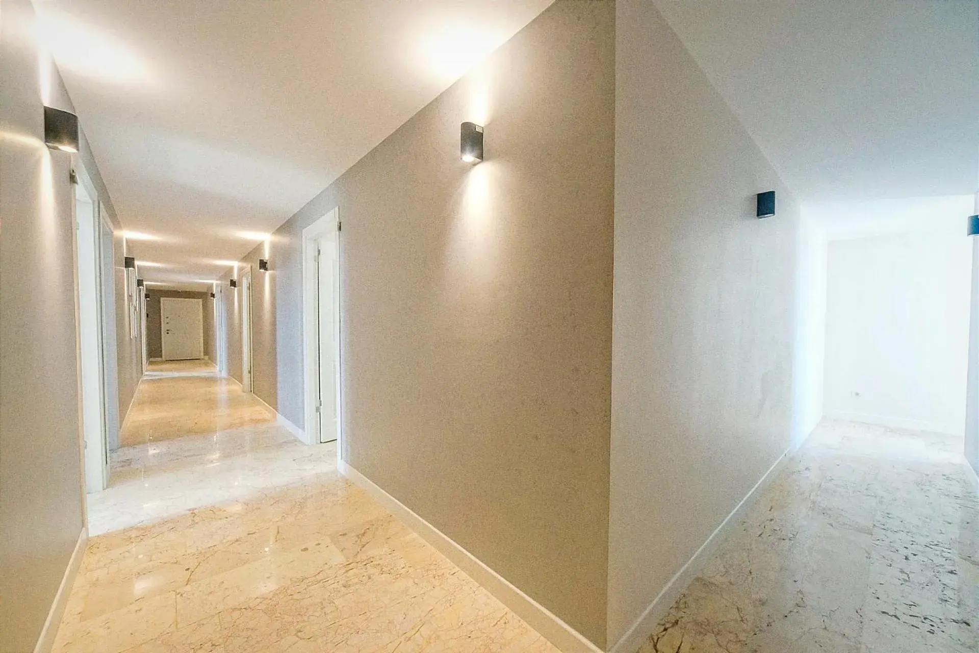 Property building in Manu Startup House Property building in Manu Startup House