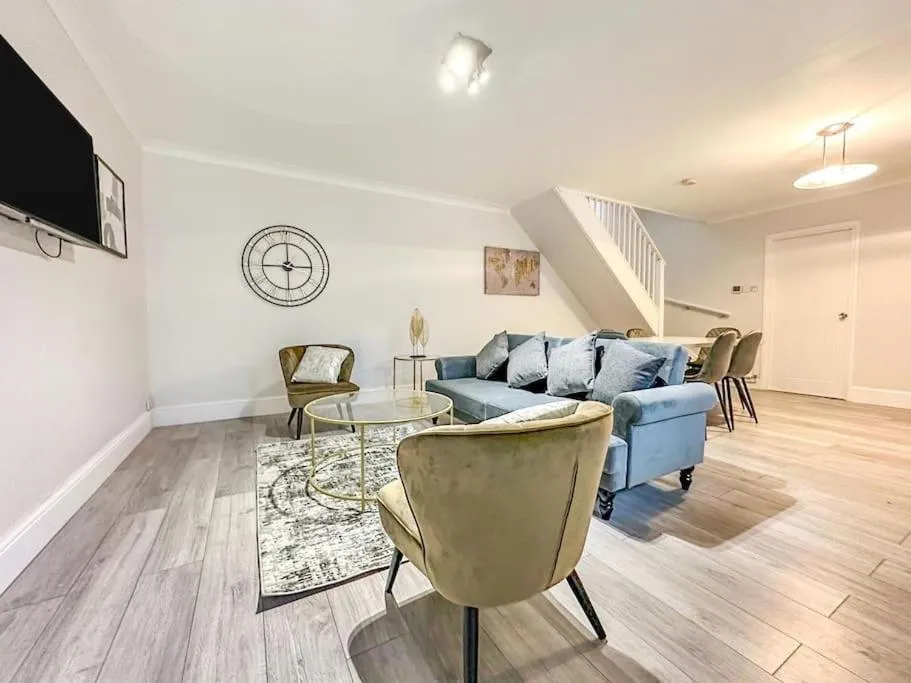 New Cosy Luxury 3 Bedroom House in Battersea London