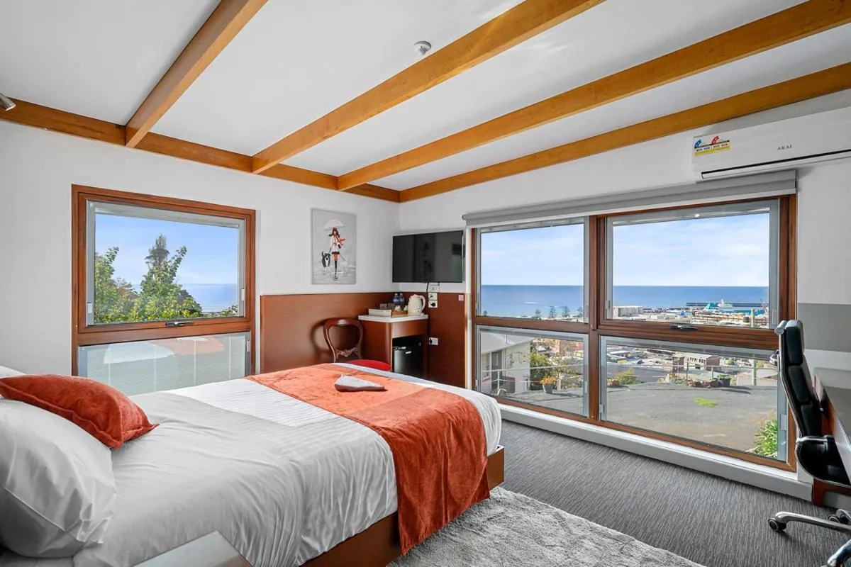 Bed in Oakleigh House