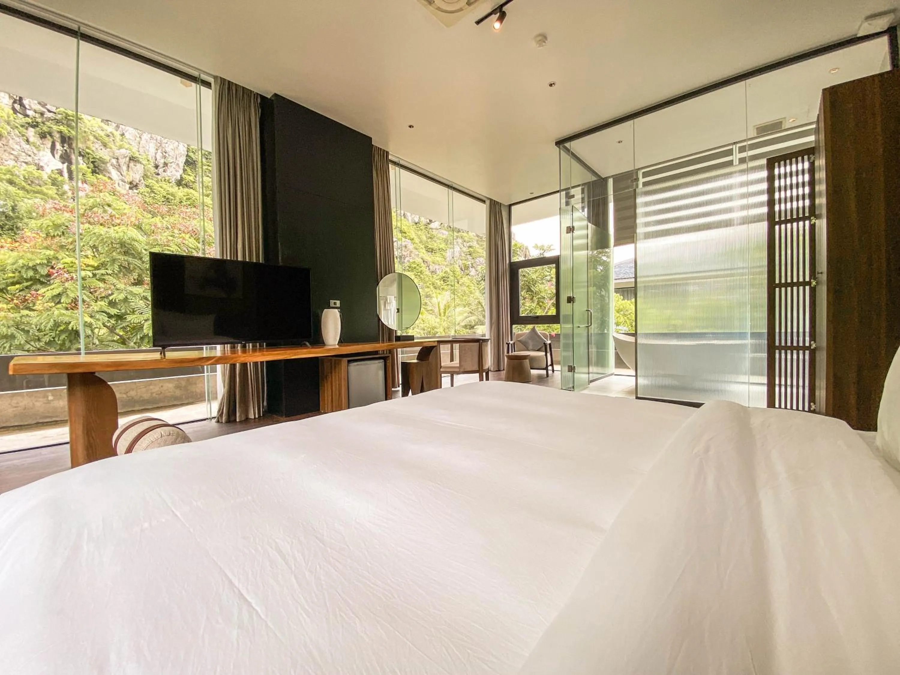 Bed in Minawa Kenhga Resort & Spa Ninh Binh