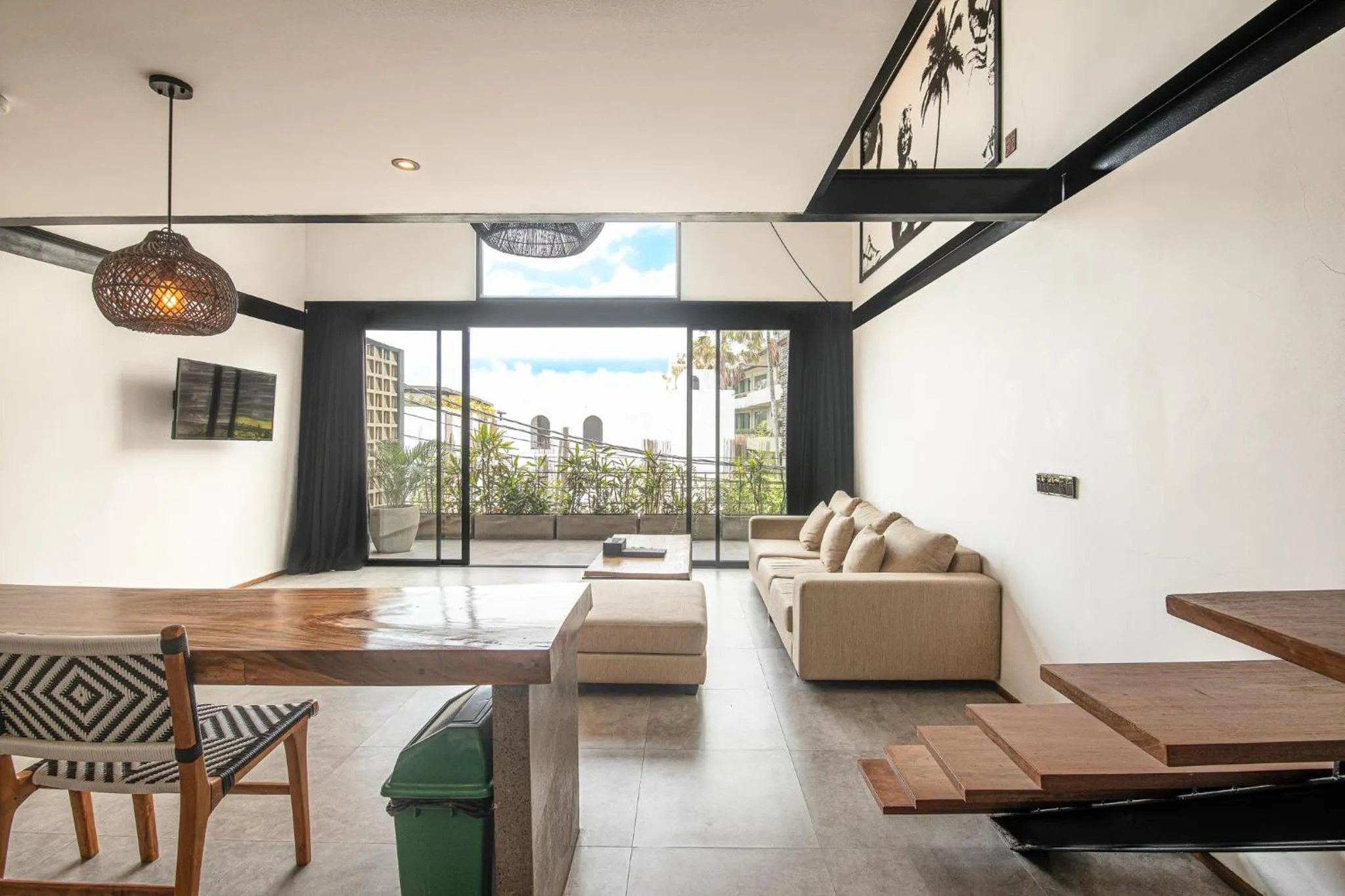 Contemporary Duplex 200m to Canggu Beachfront