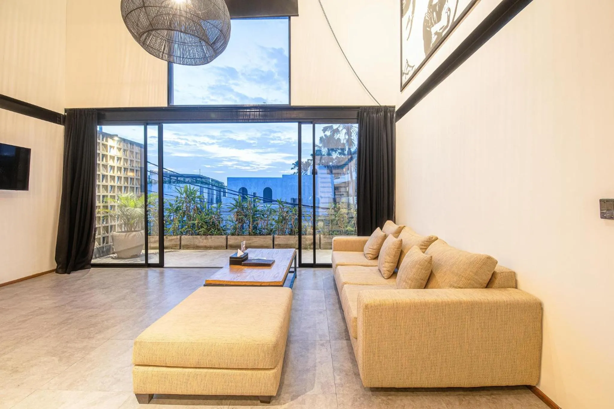 Contemporary Duplex 200m to Canggu Beachfront