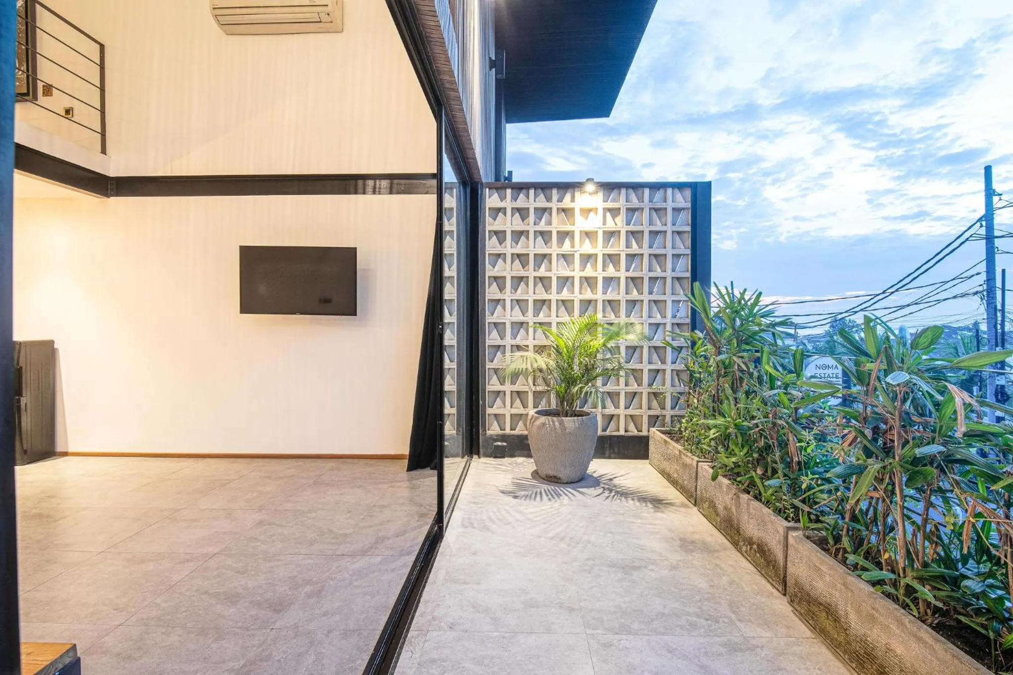 Contemporary Duplex 200m to Canggu Beachfront