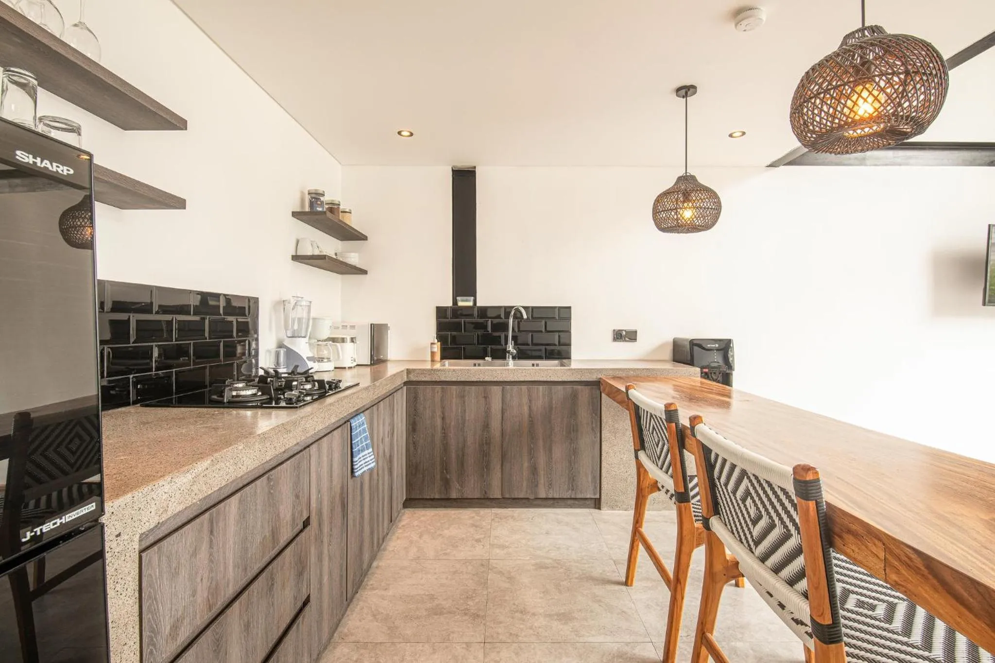 Contemporary Duplex 200m to Canggu Beachfront