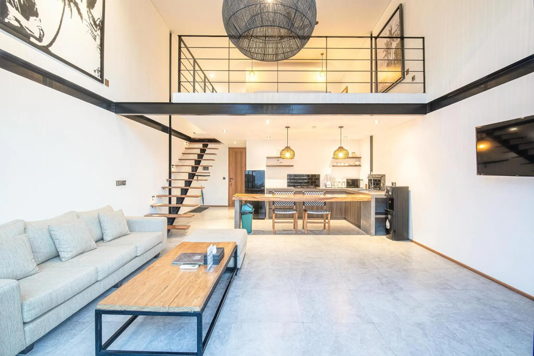Contemporary Duplex 200m to Canggu Beachfront