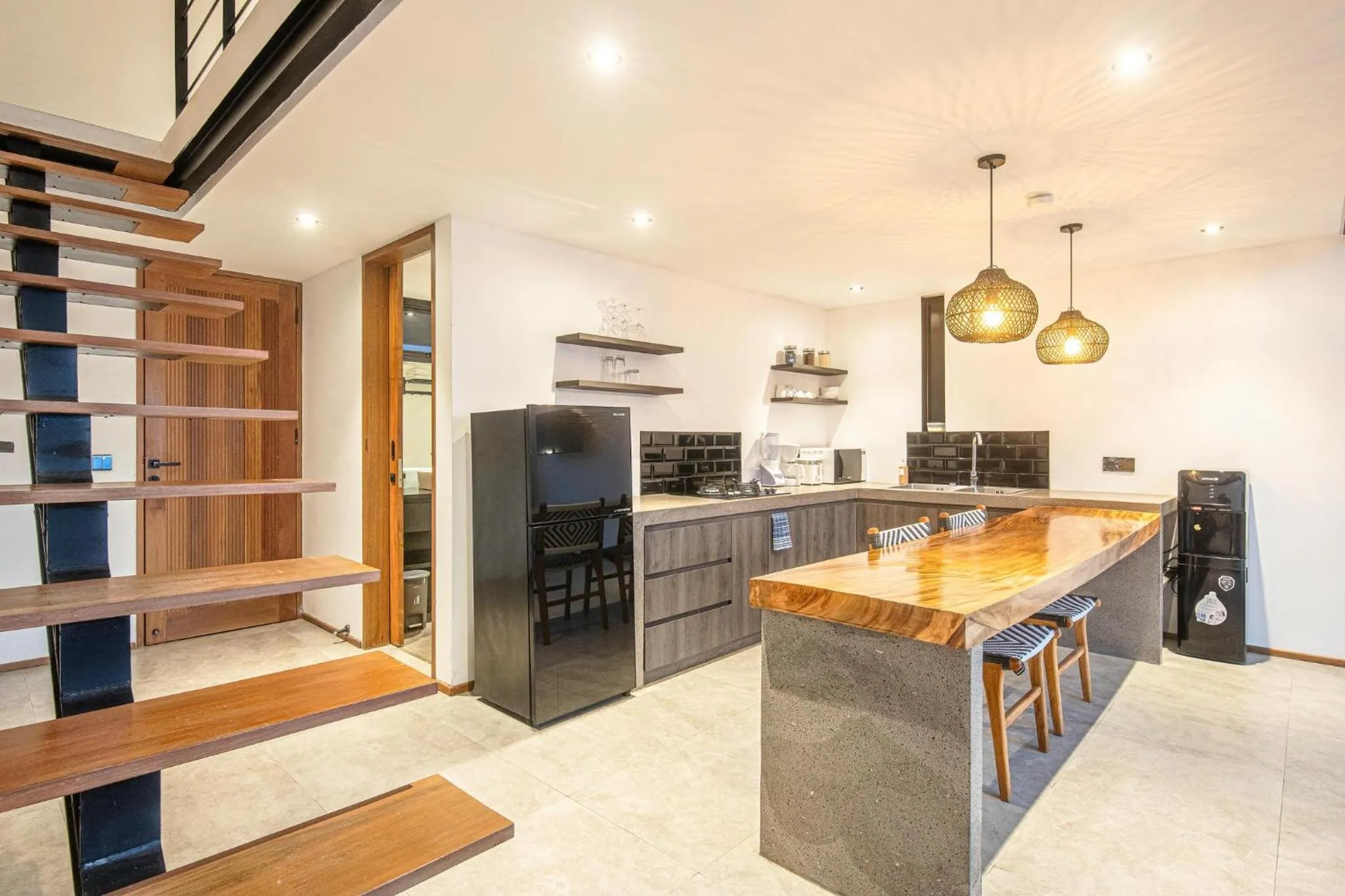 Contemporary Duplex 200m to Canggu Beachfront
