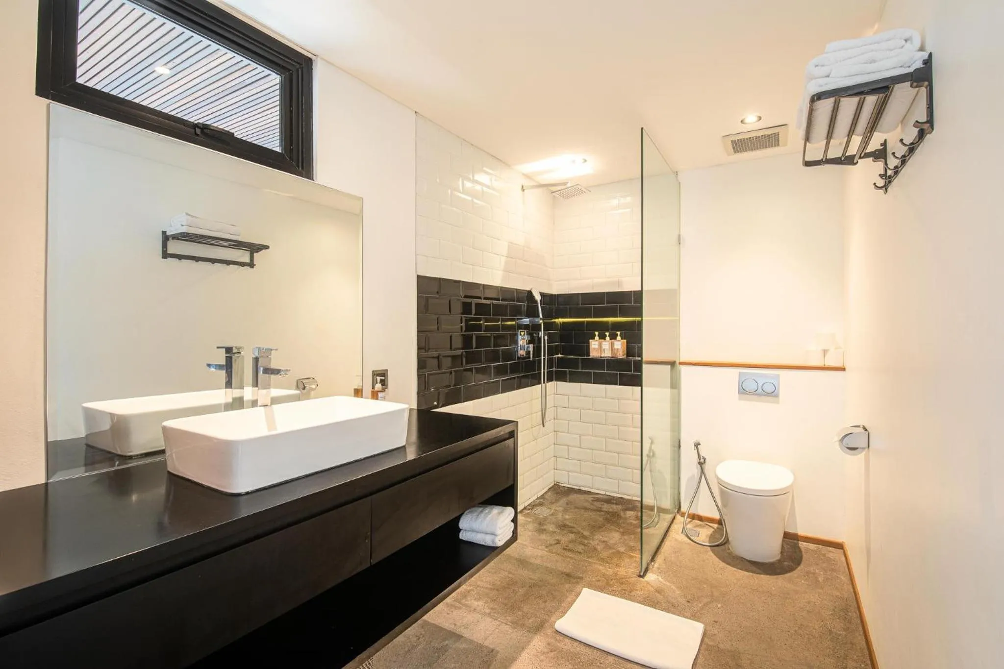 Contemporary Duplex 200m to Canggu Beachfront