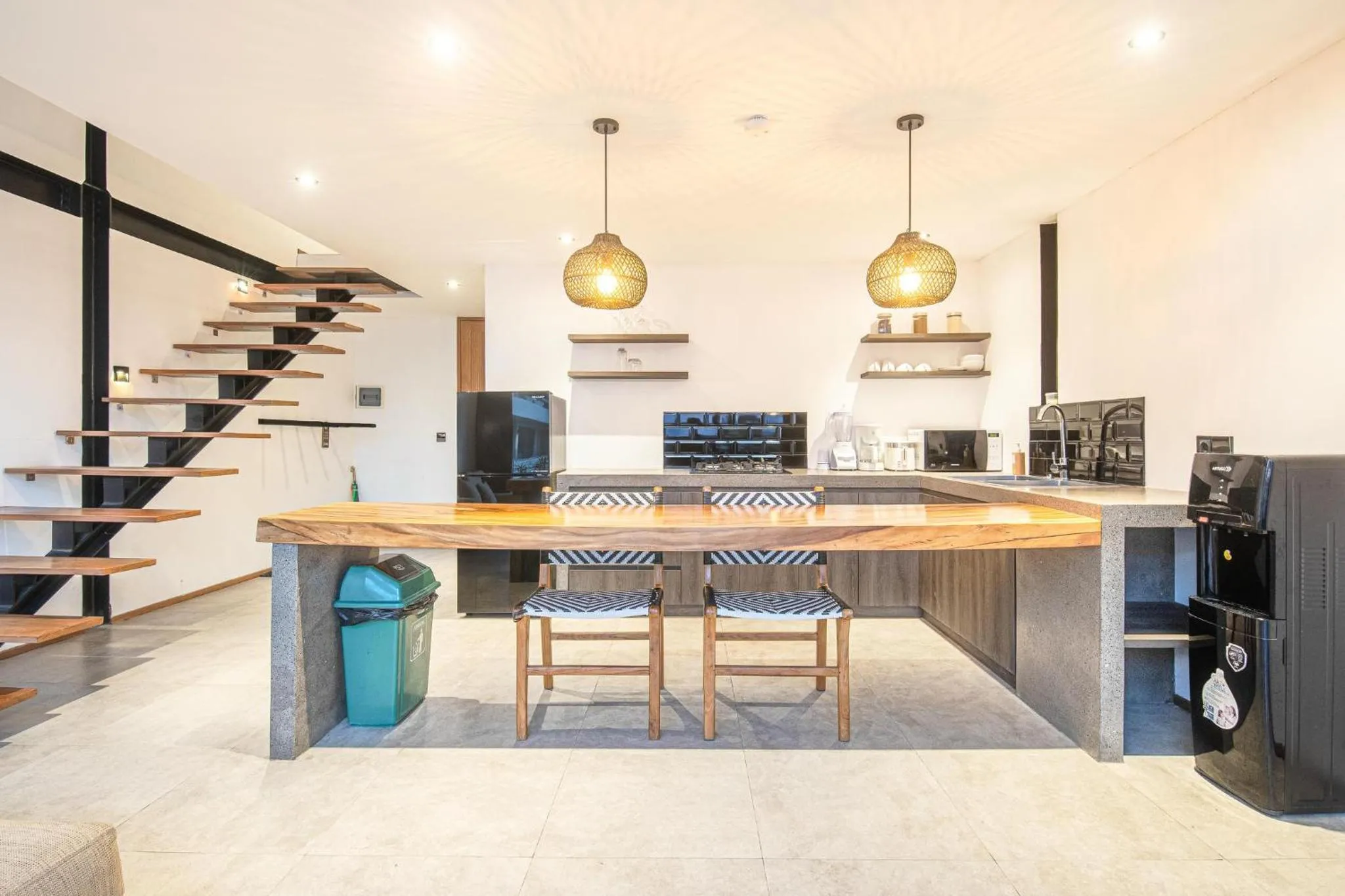 Contemporary Duplex 200m to Canggu Beachfront