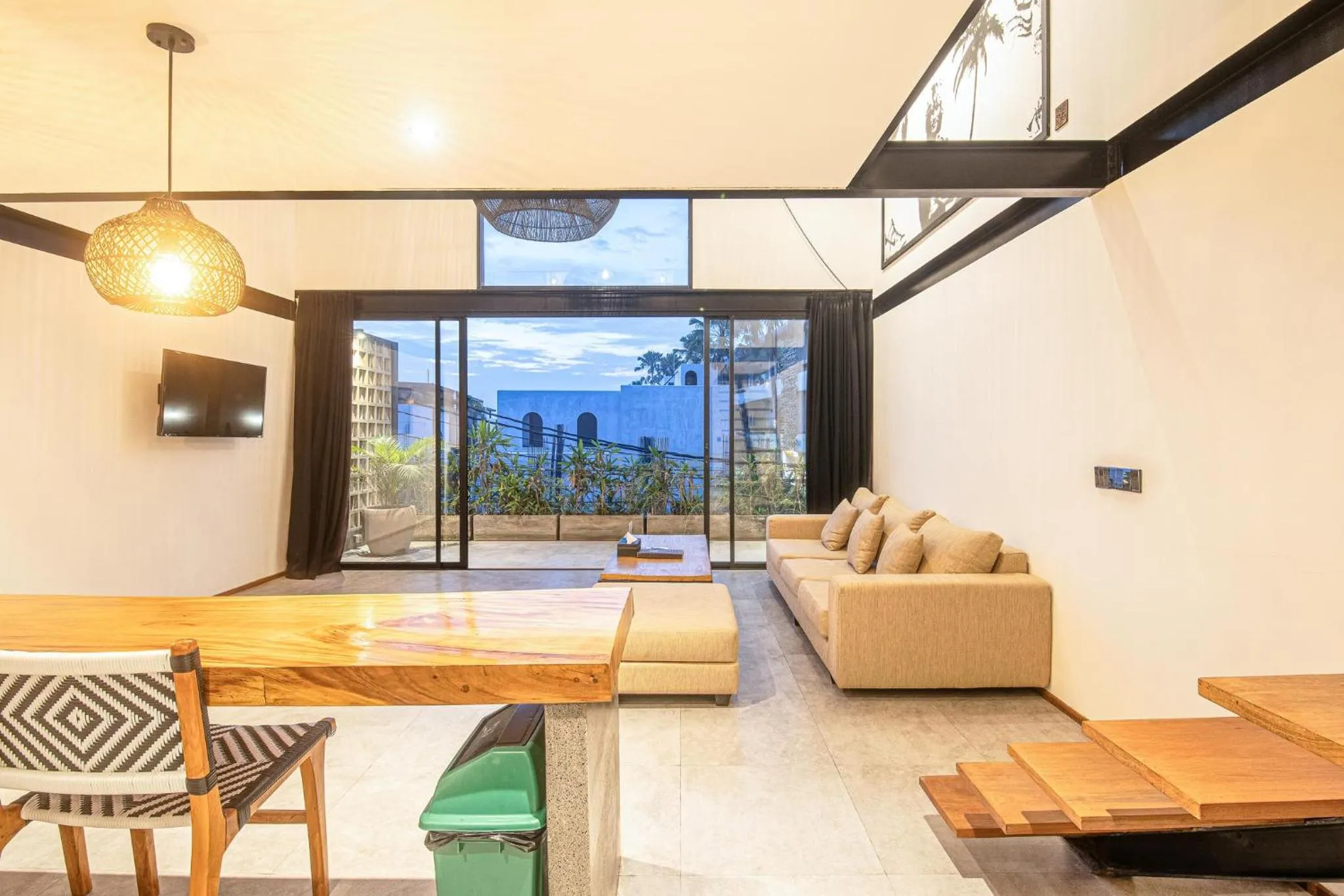Contemporary Duplex 200m to Canggu Beachfront